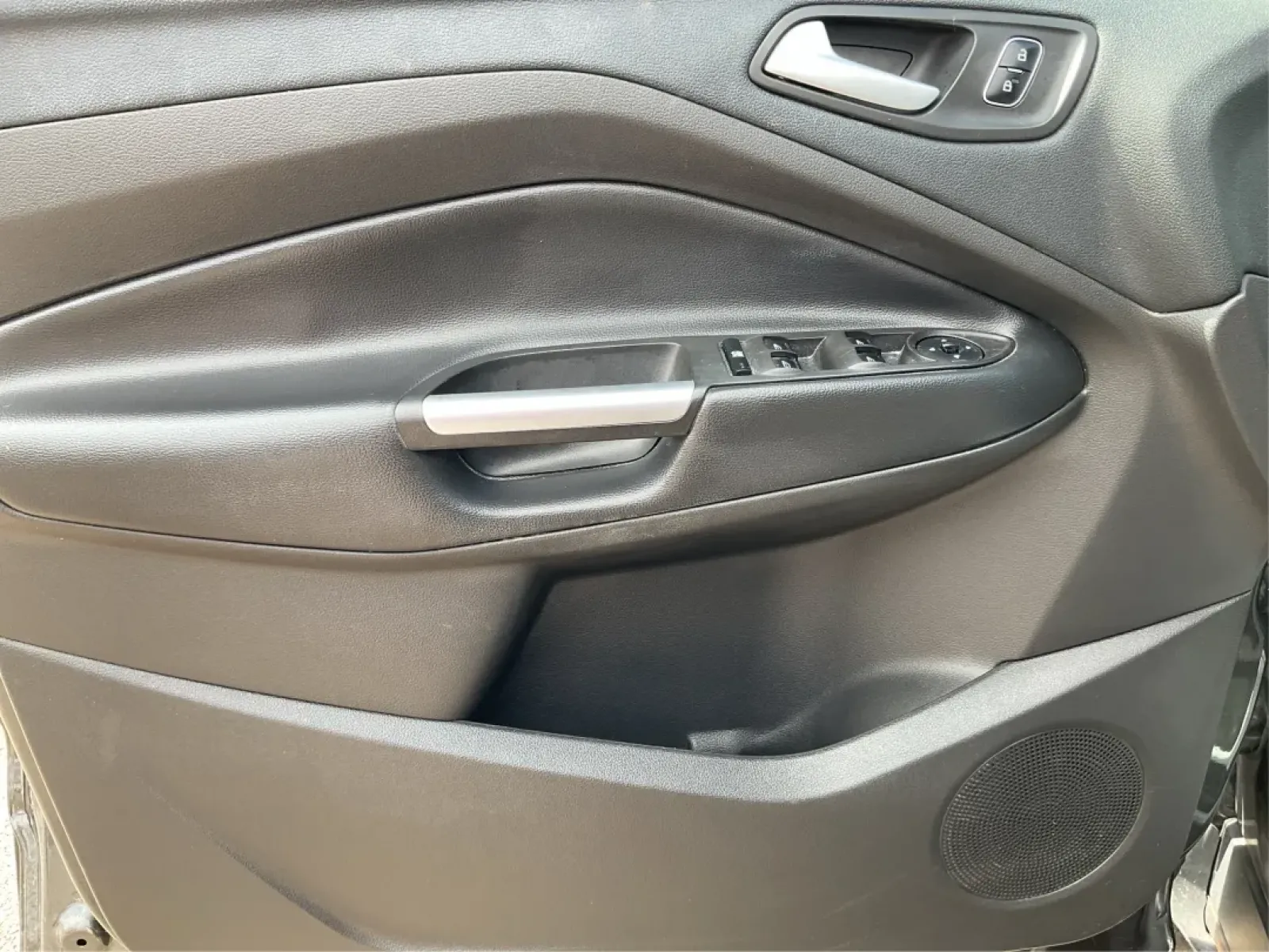 2017 Ford Escape SE (1FMCU0GD7HU) with an Other engine, located at 1099 N County Rd 25A , Troy, OH, 45373, (937) 908-9800, 40.057079, -84.212883 - **Experience Life on the Move with the 2017 Ford Escape SE at Advantage Car and Credit - Troy!**<br /> <br /> Are you ready to elevate your lifestyle with a versatile SUV that's perfect for family outings and weekend adventures? Look no further than the 2017 Ford Escape SE, available at Advantage Ca - Photo#19