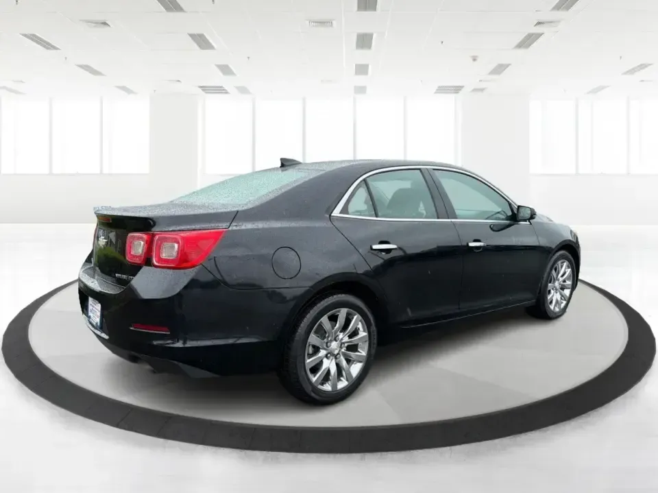 2016 Chevrolet Malibu Limited LTZ (1G11E5SA0GU) with an 2.5L I-4 gasoline direct injection engine, 6A transmission, located at 1184 Kauffman Ave, Fairborn, OH, 45324, (937) 908-9800, 39.807072, -84.030914 - Need a comfortable, fuel-friendly sedan for the daily commute from Fairborn to Wright-Patterson AFB, quick errands near The Greene, or a weekend road trip down I-675 and I-70? This 2016 Chevrolet Malibu Limited LTZ blends a refined ride with upscale features, making it a smart pick for busy professi - Photo#2
