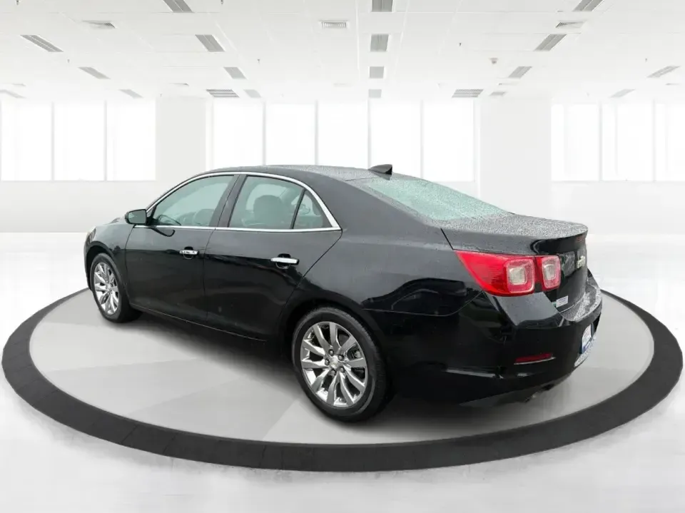 2016 Chevrolet Malibu Limited LTZ (1G11E5SA0GU) with an 2.5L I-4 gasoline direct injection engine, 6A transmission, located at 1184 Kauffman Ave, Fairborn, OH, 45324, (937) 908-9800, 39.807072, -84.030914 - Need a comfortable, fuel-friendly sedan for the daily commute from Fairborn to Wright-Patterson AFB, quick errands near The Greene, or a weekend road trip down I-675 and I-70? This 2016 Chevrolet Malibu Limited LTZ blends a refined ride with upscale features, making it a smart pick for busy professi - Photo#4