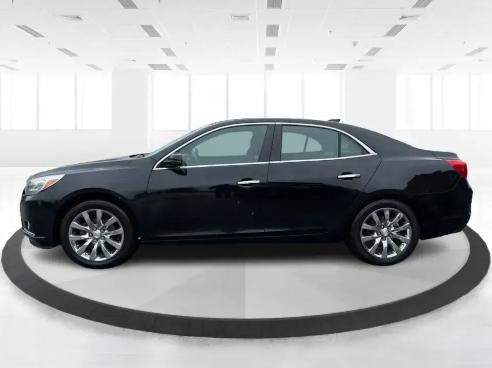 2016 Chevrolet Malibu Limited LTZ (1G11E5SA0GU) with an 2.5L I-4 gasoline direct injection engine, 6A transmission, located at 1184 Kauffman Ave, Fairborn, OH, 45324, (937) 908-9800, 39.807072, -84.030914 - Need a comfortable, fuel-friendly sedan for the daily commute from Fairborn to Wright-Patterson AFB, quick errands near The Greene, or a weekend road trip down I-675 and I-70? This 2016 Chevrolet Malibu Limited LTZ blends a refined ride with upscale features, making it a smart pick for busy professi - Photo#5
