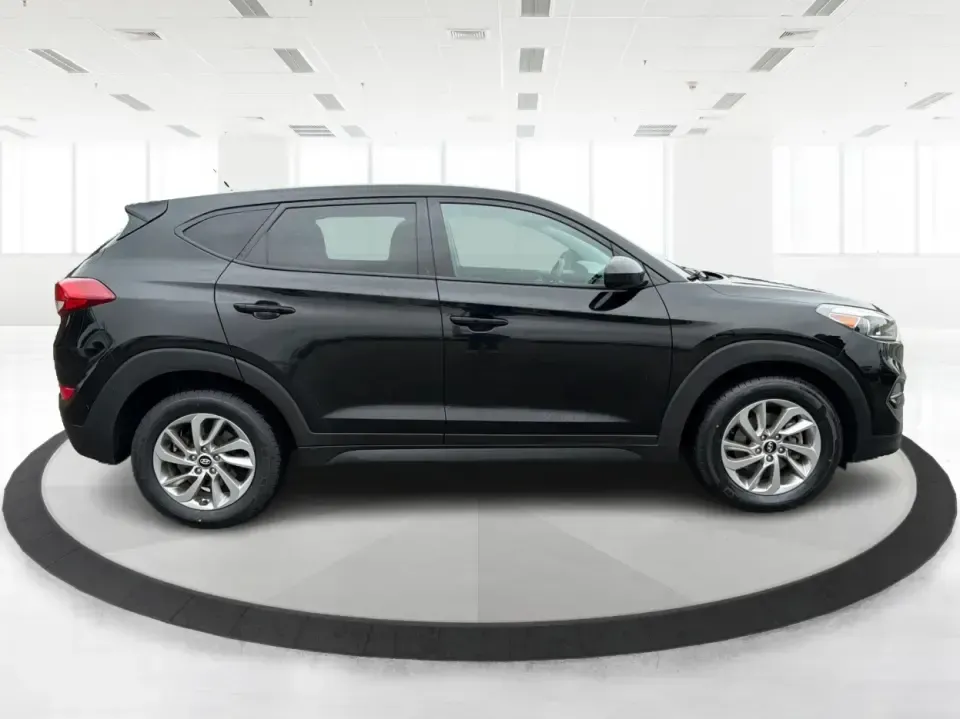 2018 Hyundai Tucson SE (KM8J2CA41JU) with an Nu 2L I-4 gasoline direct injection engine, 6A transmission, located at 4508 South Dixie Dr, Moraine, OH, 45439, (937) 908-9800, 39.689976, -84.218452 - Pack up the kids for a day at Carillon Historical Park, load camping gear for a weekend at Germantown MetroPark, or settle into a comfortable long commute down I-75-this 2018 Hyundai Tucson SE is the kind of compact SUV that fits real life in the Miami Valley. With its versatile SUV body style, conf - Photo#1