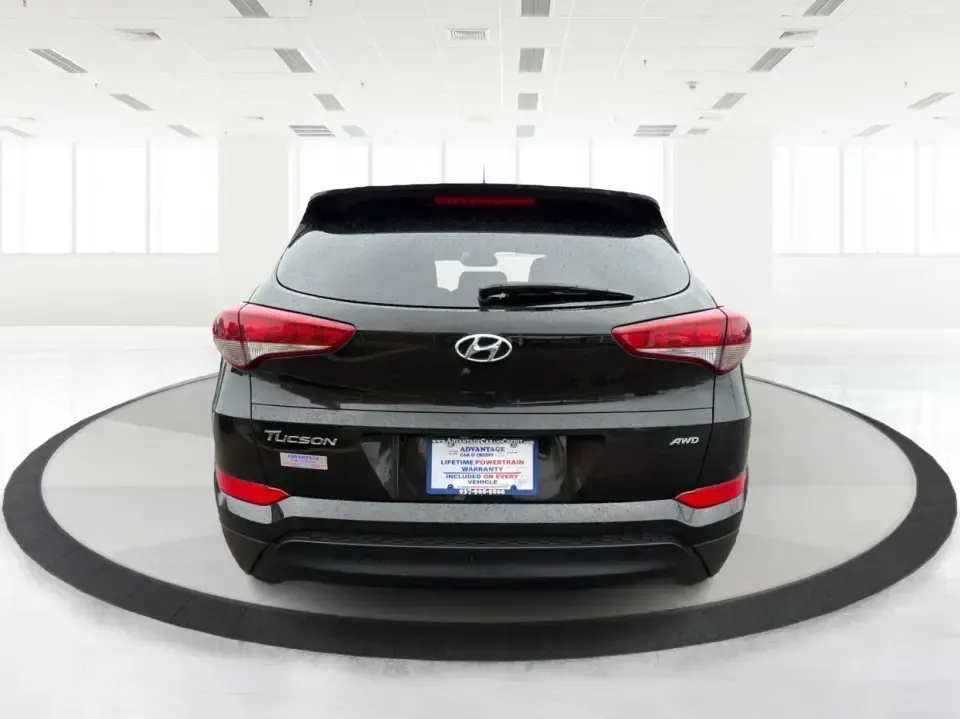 2018 Hyundai Tucson SE (KM8J2CA41JU) with an Nu 2L I-4 gasoline direct injection engine, 6A transmission, located at 4508 South Dixie Dr, Moraine, OH, 45439, (937) 908-9800, 39.689976, -84.218452 - Pack up the kids for a day at Carillon Historical Park, load camping gear for a weekend at Germantown MetroPark, or settle into a comfortable long commute down I-75-this 2018 Hyundai Tucson SE is the kind of compact SUV that fits real life in the Miami Valley. With its versatile SUV body style, conf - Photo#3