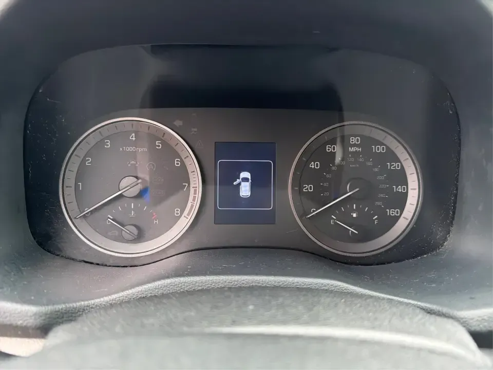2018 Hyundai Tucson SE (KM8J2CA41JU) with an Nu 2L I-4 gasoline direct injection engine, 6A transmission, located at 4508 South Dixie Dr, Moraine, OH, 45439, (937) 908-9800, 39.689976, -84.218452 - Pack up the kids for a day at Carillon Historical Park, load camping gear for a weekend at Germantown MetroPark, or settle into a comfortable long commute down I-75-this 2018 Hyundai Tucson SE is the kind of compact SUV that fits real life in the Miami Valley. With its versatile SUV body style, conf - Photo#15