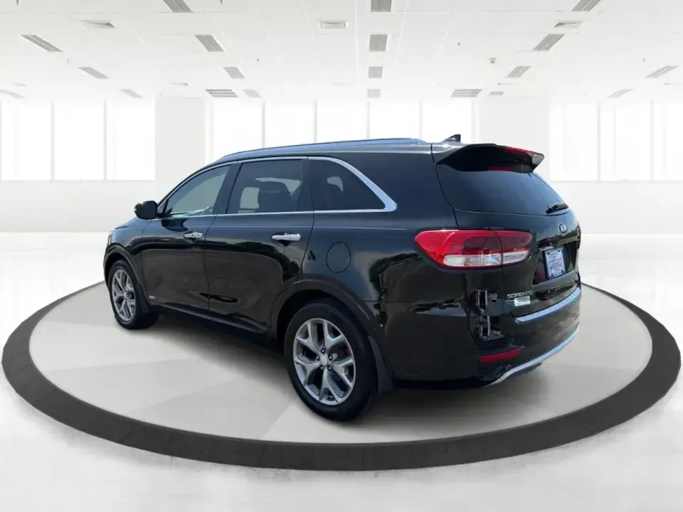 2016 Kia Sorento 3.3L SX (5XYPKDA57GG) with an Lambda II 3.3L V-6 gasoline direct injection engine, 6-Speed Automatic transmission, located at 4508 South Dixie Dr, Moraine, OH, 45439, (937) 908-9800, 39.689976, -84.218452 - Pack up the kids, load the cooler, and point the hood toward a weekend getaway-this 2016 Kia Sorento SX is the kind of SUV that fits real life in Moraine. Whether you're juggling school drop-offs, commuting up I-75 toward Dayton, or planning road trips to Carillon Historical Park and Riverscape Metr - Photo#4