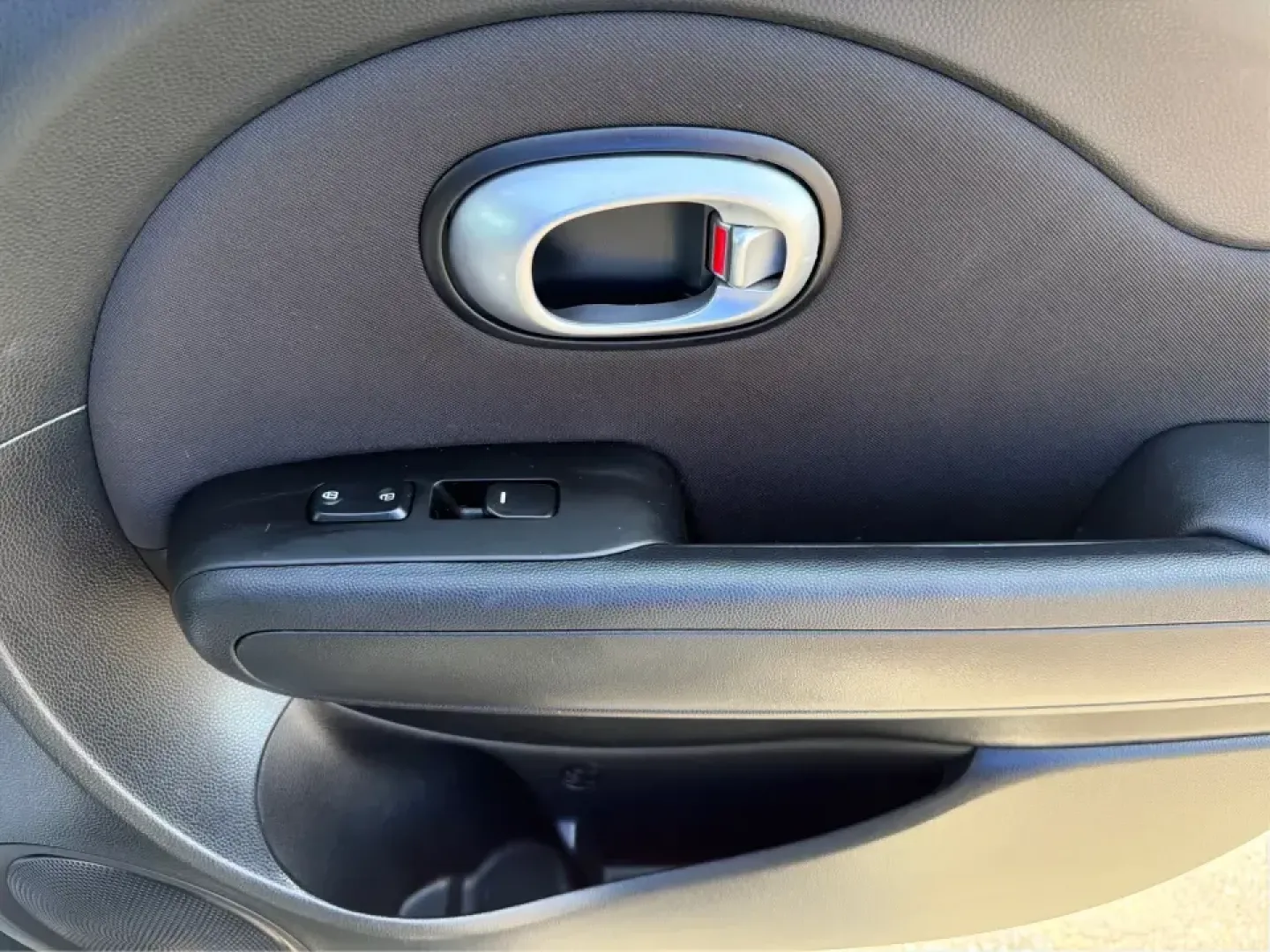 2016 Kia Soul Base 6A (KNDJN2A27G7) with an 1.6L L4 DOHC 16V engine, 6A transmission, located at 4508 South Dixie Dr, Moraine, OH, 45439, (937) 908-9800, 39.689976, -84.218452 - Picture an easy, low-stress daily routine: you're cruising from Moraine to Downtown Dayton for work, swinging by the Dayton Mall for errands, and still having room for weekend plans at Carillon Historical Park or a quick drive out toward Cox Arboretum. This 2016 Kia Soul Base is built for that kind- Photo#17