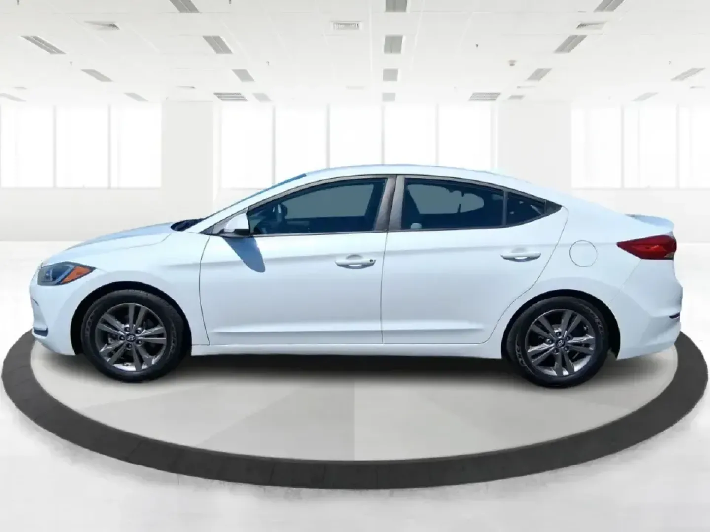 2017 Hyundai Elantra Limited (5NPD84LF7HH) with an 1.8L L4 DOHC 16V engine, 6A transmission, located at 880 E. National Road, Vandalia, OH, 45377, (937) 908-9800, 39.891918, -84.183594 - If your week is packed with commutes up I75, school drop-offs, and quick errands between Vandalia and Dayton, this 2017 Hyundai Elantra SE is the kind of practical, comfortable sedan that fits real life-easy to park, efficient for daily driving, and roomy enough for groceries, gear, or a couple of c- Photo#5