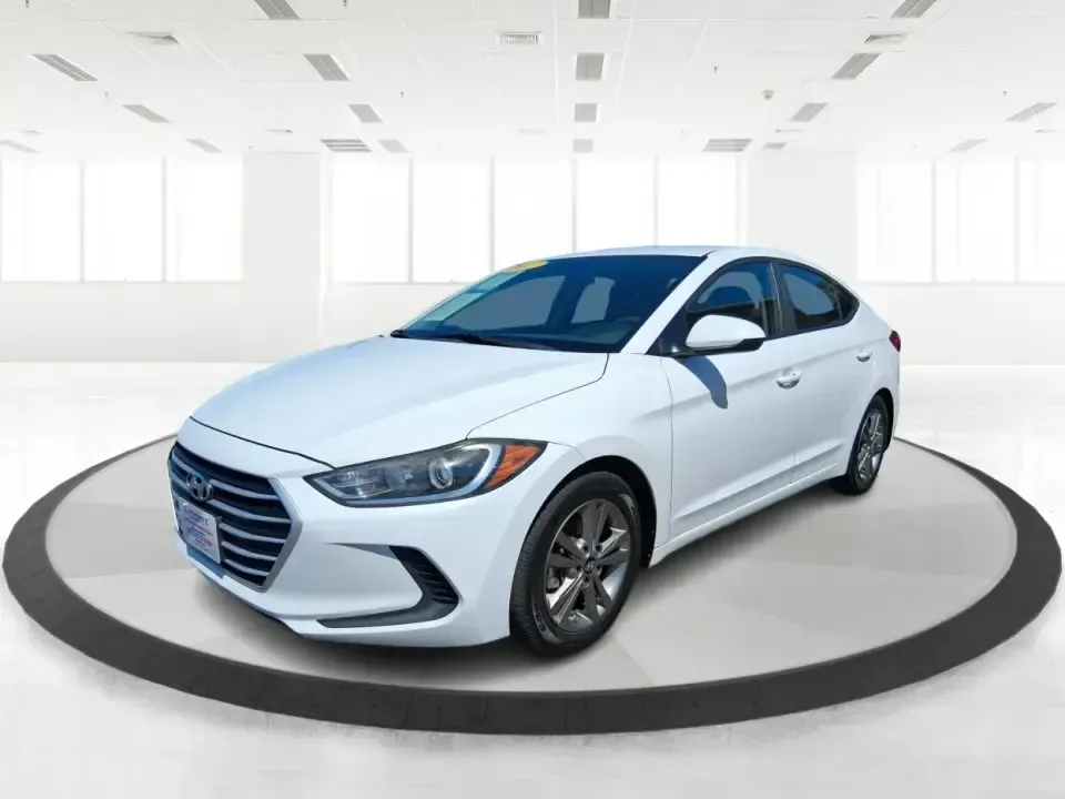 2017 Hyundai Elantra SE (5NPD84LF7HH) with an Nu 2L I-4 DOHC engine, 6A transmission, located at 880 E. National Road, Vandalia, OH, 45377, (937) 908-9800, 39.891918, -84.183594 - Need a smart, efficient sedan for the daily commute from Vandalia to Dayton, quick school drop-offs, or weekend runs out to the National Museum of the U.S. Air Force? This 2017 Hyundai Elantra SE is the kind of practical, comfortable ride that fits real life-easy to park, easy to drive, and efficien - Photo#8