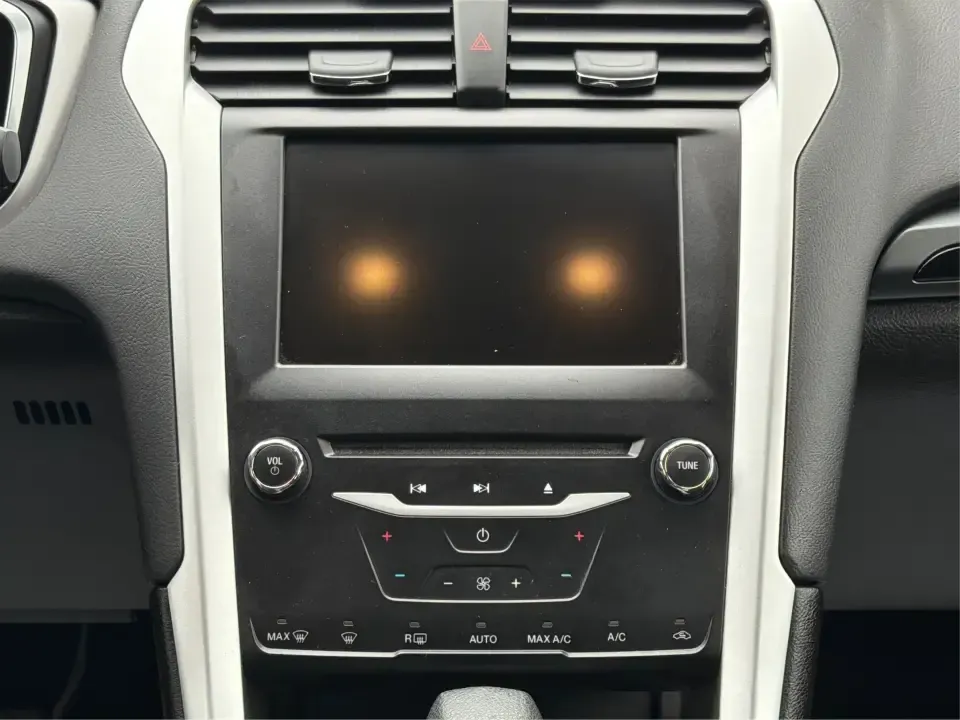 2014 Ford Fusion SE (3FA6P0H90ER) with an 2.0L L4 DOHC 16V engine, located at 1951 S Dayton Lakeview Rd., New Carlisle, OH, 45344, (937) 908-9800, 39.890999, -84.050255 - Need a smart, comfortable sedan for the daily drive from New Carlisle to Dayton, Wright-Patterson AFB, or Springfield-plus something that's still enjoyable for weekend trips to Buck Creek or an evening out near The Greene? This 2014 Ford Fusion SE blends commuter-friendly efficiency with upscale fea - Photo#13