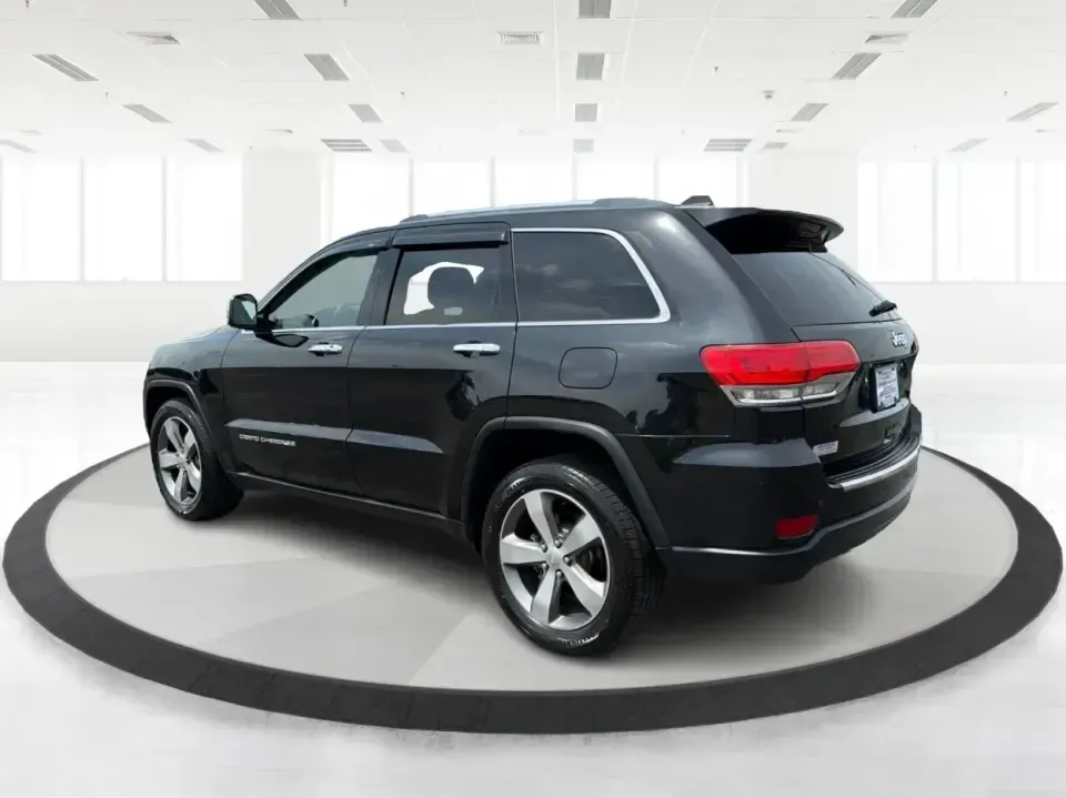 2015 Jeep Grand Cherokee Limited (1C4RJEBG4FC) with an 3.6L V6 DOHC 24V engine, 8-Speed Automatic transmission, located at 880 E. National Road, Vandalia, OH, 45377, (937) 908-9800, 39.891918, -84.183594 - Picture your next weekend: loading up the family for a day at Carillon Historical Park, cruising down I675 with the A/C keeping everyone comfortable, then heading out toward Eastwood MetroPark with plenty of cargo space for chairs, coolers, and gear. This 2015 Jeep Grand Cherokee Limited is the kind - Photo#4