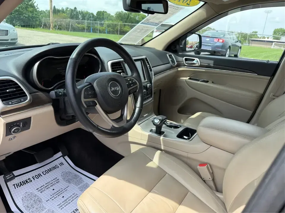 2015 Jeep Grand Cherokee Limited (1C4RJEBG4FC) with an 3.6L V6 DOHC 24V engine, 8-Speed Automatic transmission, located at 880 E. National Road, Vandalia, OH, 45377, (937) 908-9800, 39.891918, -84.183594 - Picture your next weekend: loading up the family for a day at Carillon Historical Park, cruising down I675 with the A/C keeping everyone comfortable, then heading out toward Eastwood MetroPark with plenty of cargo space for chairs, coolers, and gear. This 2015 Jeep Grand Cherokee Limited is the kind - Photo#9