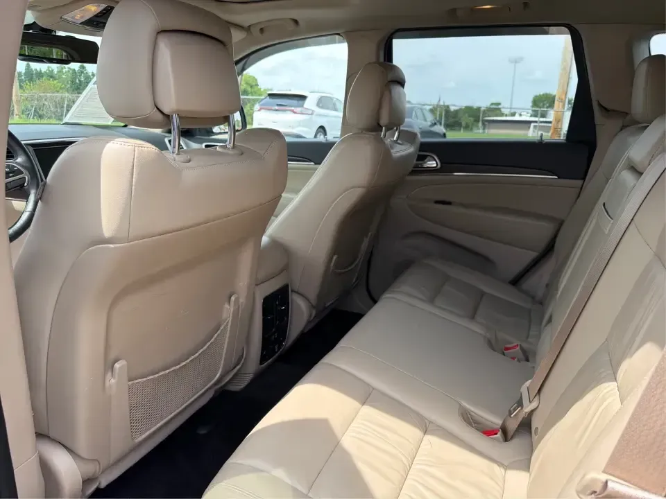 2015 Jeep Grand Cherokee Limited (1C4RJEBG4FC) with an 3.6L V6 DOHC 24V engine, 8-Speed Automatic transmission, located at 880 E. National Road, Vandalia, OH, 45377, (937) 908-9800, 39.891918, -84.183594 - Picture your next weekend: loading up the family for a day at Carillon Historical Park, cruising down I675 with the A/C keeping everyone comfortable, then heading out toward Eastwood MetroPark with plenty of cargo space for chairs, coolers, and gear. This 2015 Jeep Grand Cherokee Limited is the kind - Photo#10