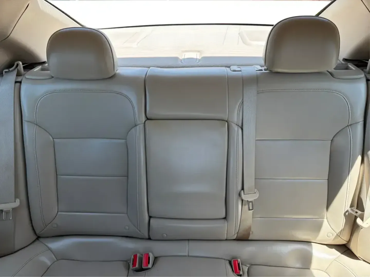 2014 Chevrolet Malibu 1TZ (1G11H5SL5EF) with an 2.5L L4 DOHC 16V engine, 6-Speed Automatic transmission, located at 401 Woodman Dr, Riverside, OH, 45431, (937) 908-9800, 39.760899, -84.123421 - Need a dependable sedan for the daily commute to Wright-Patterson AFB, quick errands down Woodman Dr, or comfortable weekend drives along I-675? This 2014 Chevrolet Malibu 1LZ in eye-catching Atlantis Blue Metallic fits real-life routines-school drop-offs, long commutes, and budget-friendly road tri- Photo#13