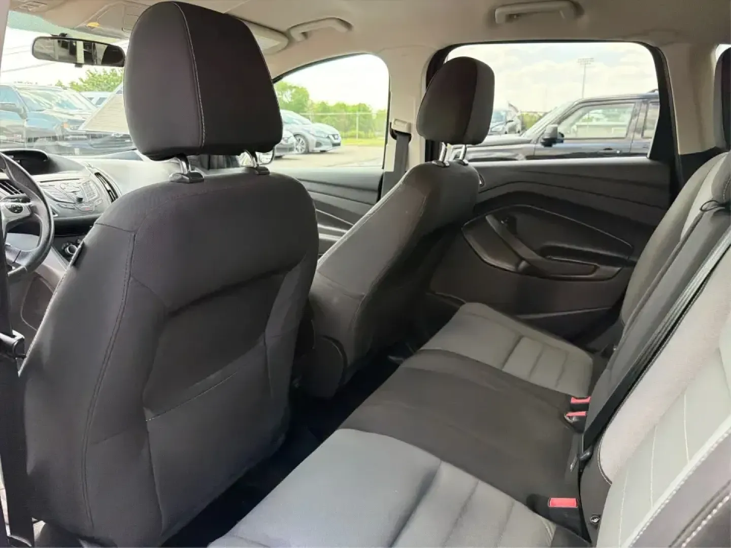 2016 Ford Escape SE (1FMCU0G73GU) with an 2.5L L4 DOHC 16V engine, 6-Speed Automatic transmission, located at 880 E. National Road, Vandalia, OH, 45377, (937) 908-9800, 39.891918, -84.183594 - Pack up the kids, load the groceries, or point the nose toward a weekend getaway-this 2016 Ford Escape SE is the kind of compact SUV that fits real life in Vandalia, OH. With its easy-to-park size, versatile cargo space, and comfortable cabin, it's a smart choice for commuters heading down I75, fami - Photo#10