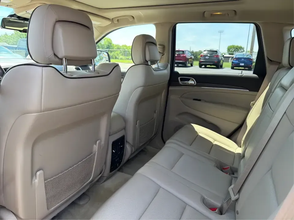 2014 Jeep Grand Cherokee Overland (1C4RJFCTXEC) with an 5.7L V8 OHV 16V engine, 5-Speed Automatic transmission, located at 1184 Kauffman Ave, Fairborn, OH, 45324, (937) 908-9800, 39.807072, -84.030914 - Picture your next weekend: loading up for a road trip to Yellow Springs, cruising I675 with the family in comfort, or heading out to the trails and backroads around Wright-Patterson Air Force Base with the confidence of 4WD. This 2014 Jeep Grand Cherokee Overland is built for drivers who want a refi - Photo#10