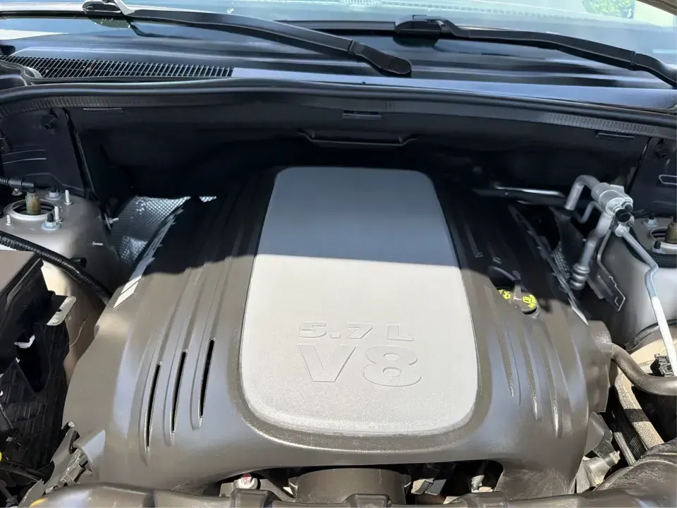 2014 Jeep Grand Cherokee Overland (1C4RJFCTXEC) with an 5.7L V8 OHV 16V engine, 5-Speed Automatic transmission, located at 1184 Kauffman Ave, Fairborn, OH, 45324, (937) 908-9800, 39.807072, -84.030914 - Picture your next weekend: loading up for a road trip to Yellow Springs, cruising I675 with the family in comfort, or heading out to the trails and backroads around Wright-Patterson Air Force Base with the confidence of 4WD. This 2014 Jeep Grand Cherokee Overland is built for drivers who want a refi - Photo#11