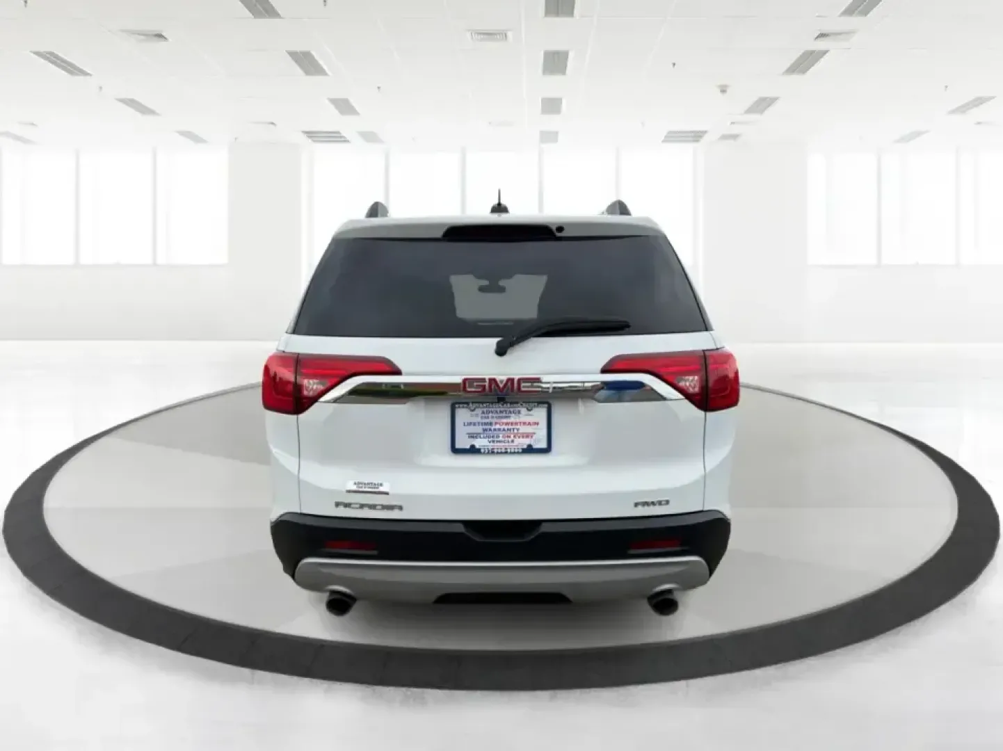 2017 GMC Acadia SLE-2 (1GKKNSLS1HZ) with an 2.5L L4 DOHC 16V engine, 6A transmission, located at 4508 South Dixie Dr, Moraine, OH, 45439, (937) 908-9800, 39.689976, -84.218452 - Ready for a busy family week in Troy and a weekend escape to Hocking Hills? This 2017 GMC Acadia SLE-2 is the kind of midsize SUV that fits real life-school drop-offs, grocery runs, long commutes down I-75, and road trips with friends-while giving you the confidence of available traction and the pra- Photo#3