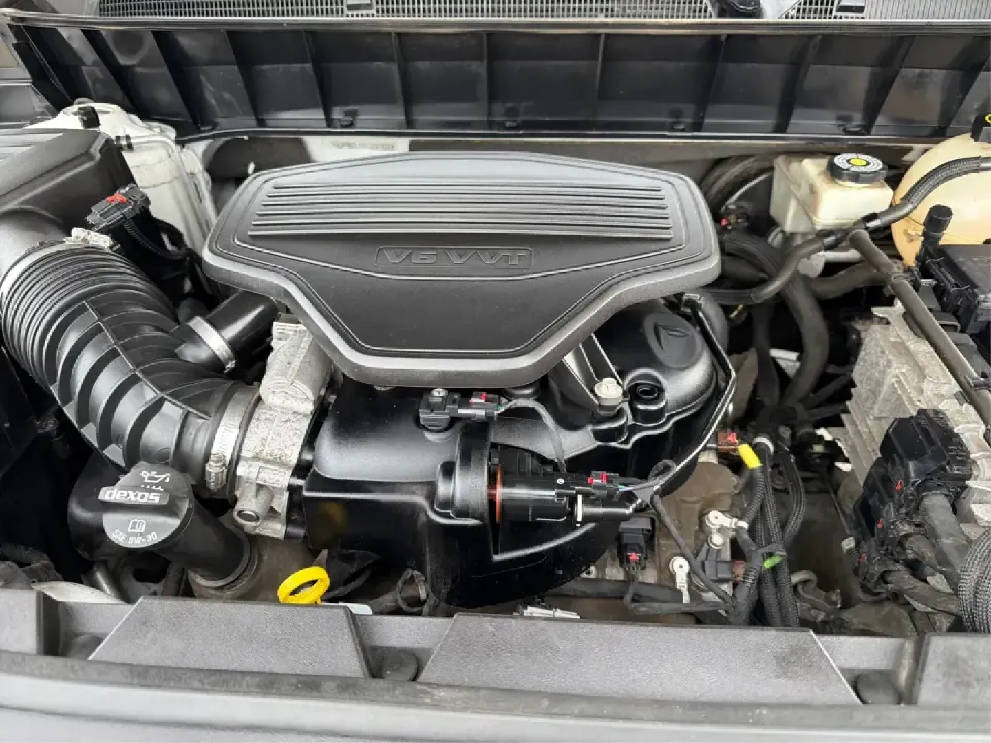 2017 GMC Acadia SLE-2 (1GKKNSLS1HZ) with an 2.5L L4 DOHC 16V engine, 6A transmission, located at 4508 South Dixie Dr, Moraine, OH, 45439, (937) 908-9800, 39.689976, -84.218452 - Ready for a busy family week in Troy and a weekend escape to Hocking Hills? This 2017 GMC Acadia SLE-2 is the kind of midsize SUV that fits real life-school drop-offs, grocery runs, long commutes down I-75, and road trips with friends-while giving you the confidence of available traction and the pra- Photo#11