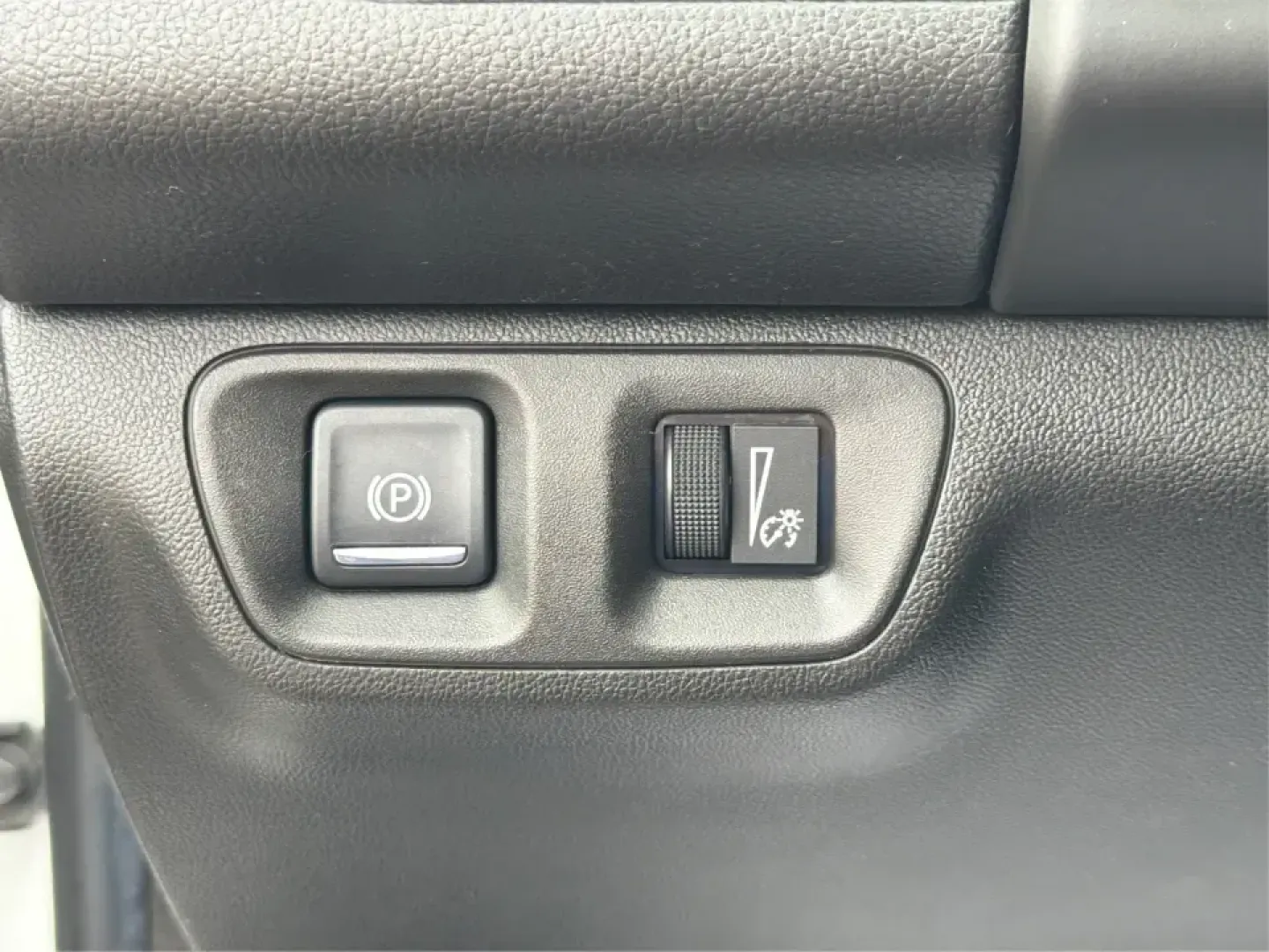 2017 GMC Acadia SLE-2 (1GKKNSLS1HZ) with an 2.5L L4 DOHC 16V engine, 6A transmission, located at 4508 South Dixie Dr, Moraine, OH, 45439, (937) 908-9800, 39.689976, -84.218452 - Ready for a busy family week in Troy and a weekend escape to Hocking Hills? This 2017 GMC Acadia SLE-2 is the kind of midsize SUV that fits real life-school drop-offs, grocery runs, long commutes down I-75, and road trips with friends-while giving you the confidence of available traction and the pra- Photo#17