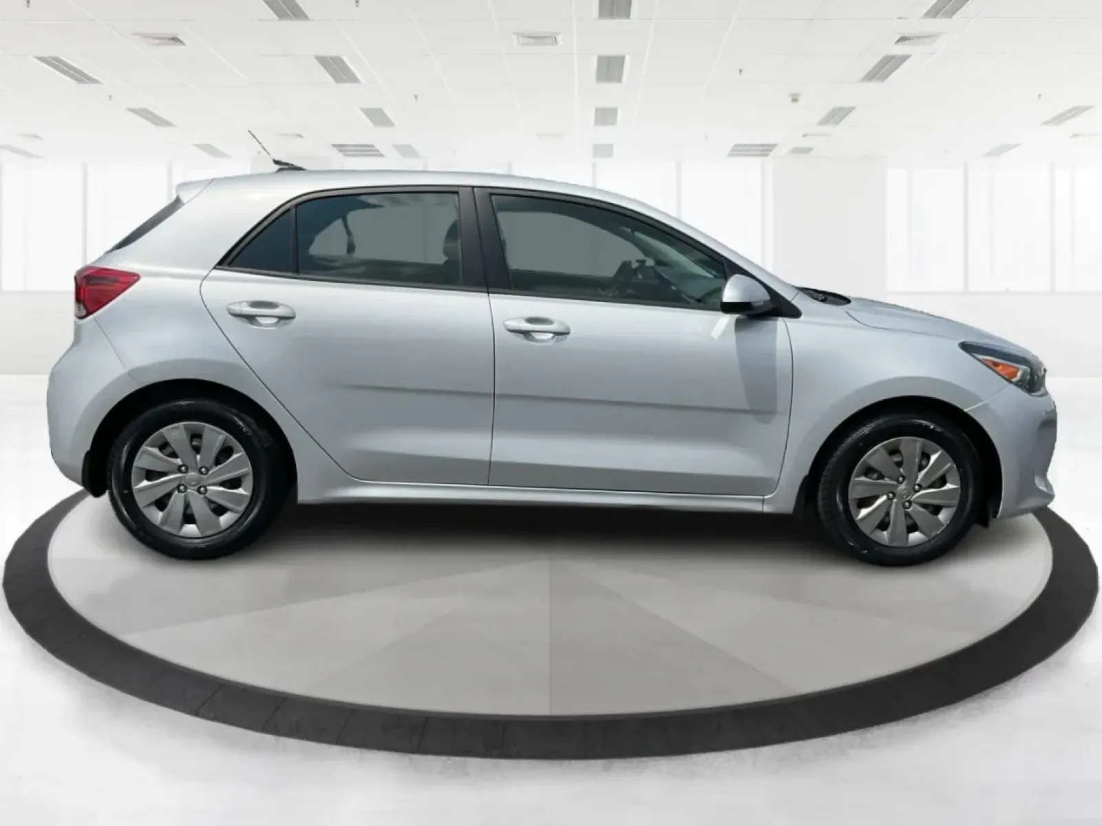 2019 Kia Rio 5-Door S (3KPA25AB6KE) with an Gamma 1.6L I-4 gasoline direct injection engine, located at 1099 N County Rd 25A , Troy, OH, 45373, (937) 908-9800, 40.057079, -84.212883 - Discover the perfect blend of style, efficiency, and affordability with this 2019 Kia Rio 5-Door from Advantage Car and Credit in Troy, OH. This hatchback is not just a car; it's a lifestyle ally, ideal for budget-conscious buyers and growing families alike. With its compact design and versatile car - Photo#1