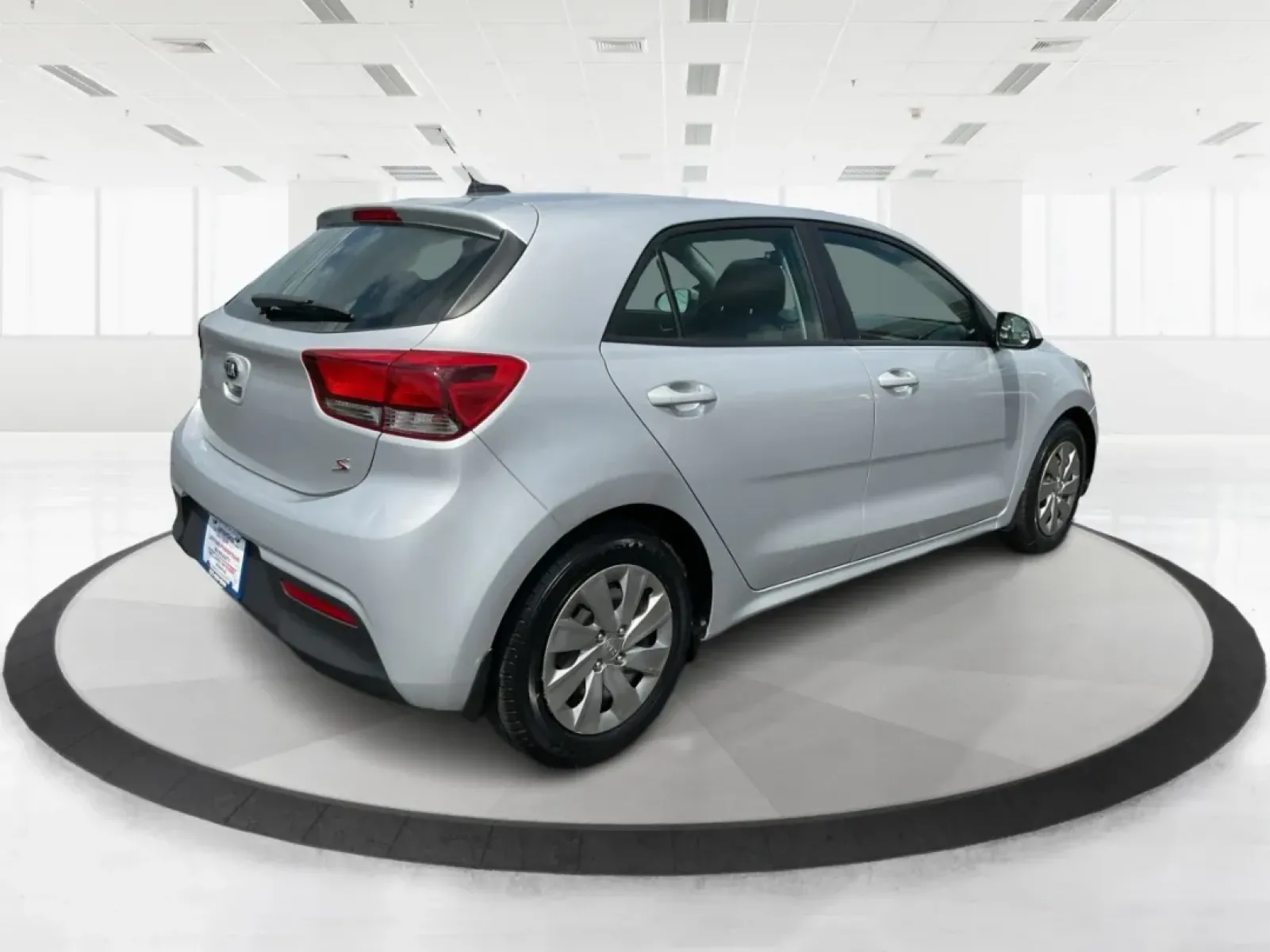2019 Kia Rio 5-Door S (3KPA25AB6KE) with an Gamma 1.6L I-4 gasoline direct injection engine, located at 1099 N County Rd 25A , Troy, OH, 45373, (937) 908-9800, 40.057079, -84.212883 - Discover the perfect blend of style, efficiency, and affordability with this 2019 Kia Rio 5-Door from Advantage Car and Credit in Troy, OH. This hatchback is not just a car; it's a lifestyle ally, ideal for budget-conscious buyers and growing families alike. With its compact design and versatile car - Photo#2