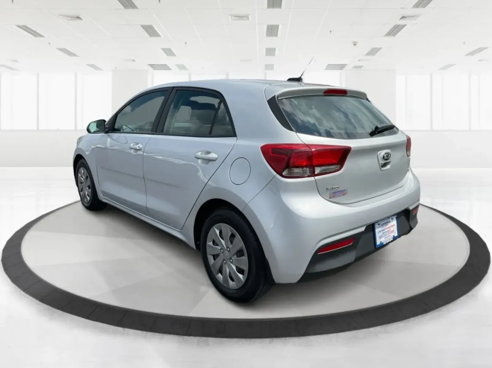 2019 Kia Rio 5-Door S (3KPA25AB6KE) with an Gamma 1.6L I-4 gasoline direct injection engine, located at 1099 N County Rd 25A , Troy, OH, 45373, (937) 908-9800, 40.057079, -84.212883 - Discover the perfect blend of style, efficiency, and affordability with this 2019 Kia Rio 5-Door from Advantage Car and Credit in Troy, OH. This hatchback is not just a car; it's a lifestyle ally, ideal for budget-conscious buyers and growing families alike. With its compact design and versatile car - Photo#4