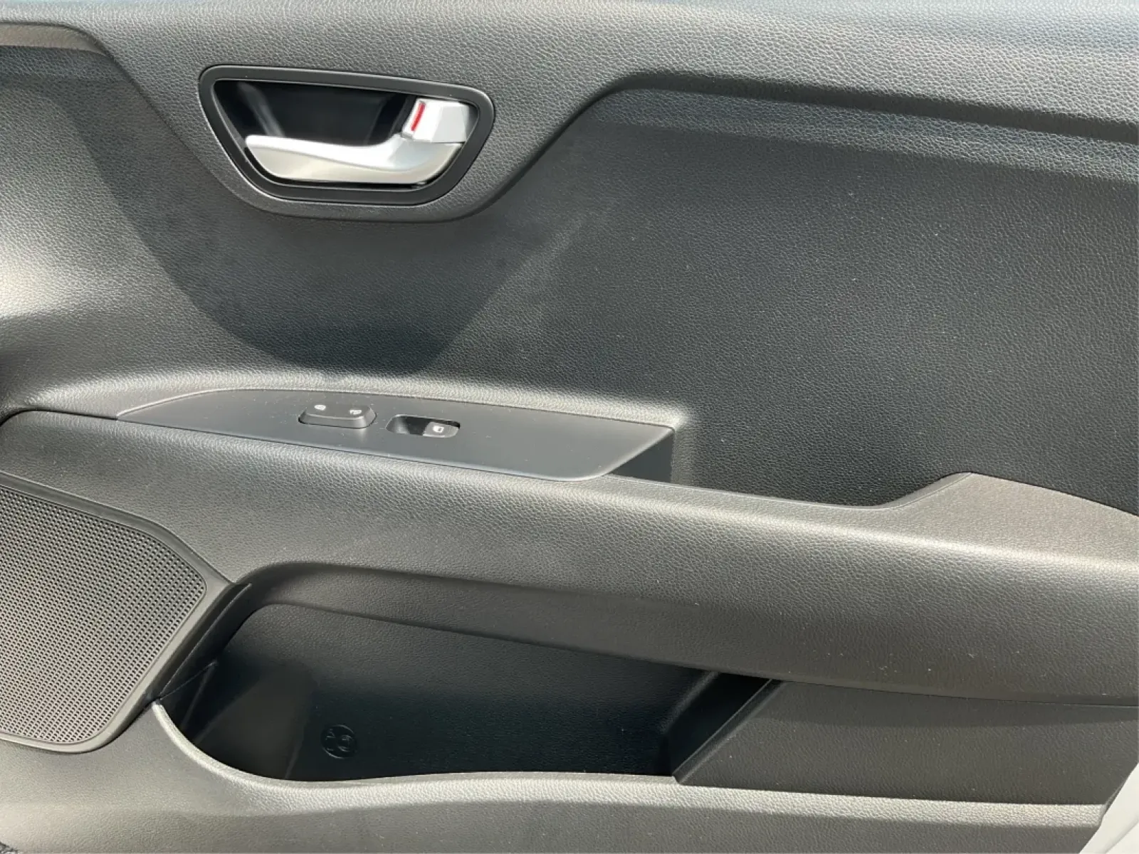 2019 Kia Rio 5-Door S (3KPA25AB6KE) with an Gamma 1.6L I-4 gasoline direct injection engine, located at 1099 N County Rd 25A , Troy, OH, 45373, (937) 908-9800, 40.057079, -84.212883 - Discover the perfect blend of style, efficiency, and affordability with this 2019 Kia Rio 5-Door from Advantage Car and Credit in Troy, OH. This hatchback is not just a car; it's a lifestyle ally, ideal for budget-conscious buyers and growing families alike. With its compact design and versatile car - Photo#18