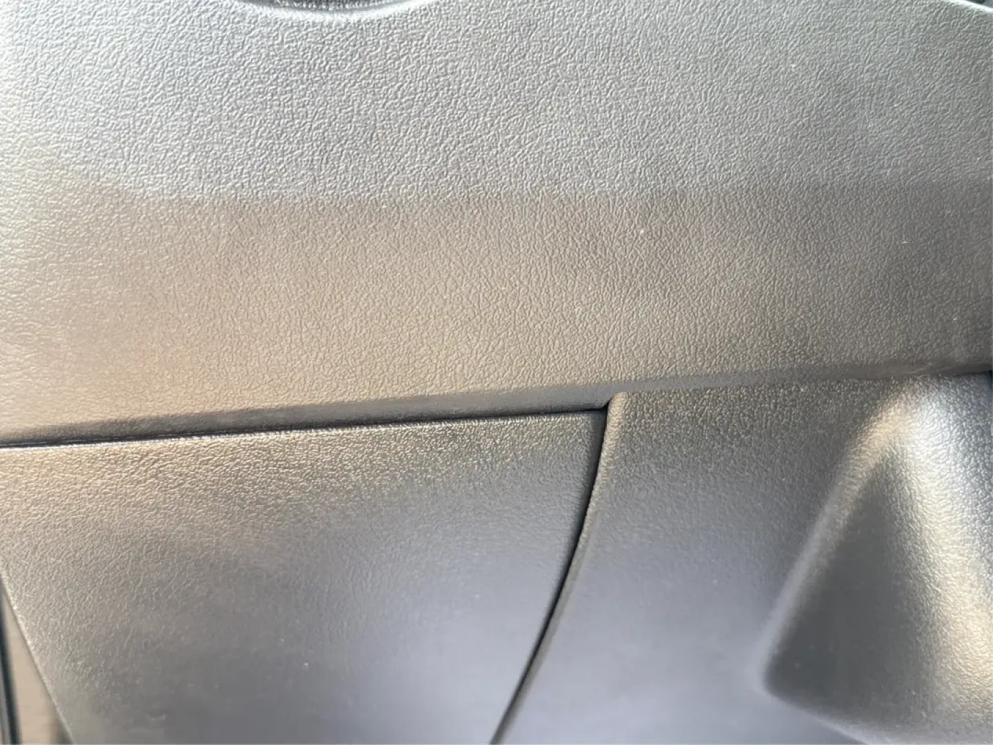 2016 Jeep Compass Sport (1C4NJDBB5GD) with an 2.4L I-4 DOHC engine, located at 1230 East Main St, Xenia, OH, 45385, (937) 908-9800, 39.688026, -83.910172 - **Adventure Awaits with this 2016 Jeep Compass Sport Perfect for Weekend Getaways!**<br /> <br /> Are you looking for a vehicle that combines style, functionality, and reliability for your next adventure? Look no further than this 2016 Jeep Compass Sport, available now at Advantage Car and Credit i - Photo#17