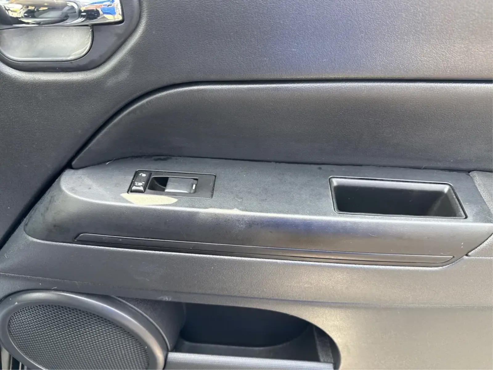 2016 Jeep Compass Sport (1C4NJDBB5GD) with an 2.4L I-4 DOHC engine, located at 1099 N County Rd 25A , Troy, OH, 45373, (937) 908-9800, 40.057079, -84.212883 - **Adventure Awaits with this 2016 Jeep Compass Sport Perfect for Weekend Getaways!**<br /> <br /> Are you looking for a vehicle that combines style, functionality, and reliability for your next adventure? Look no further than this 2016 Jeep Compass Sport, available now at Advantage Car and Credit i - Photo#20