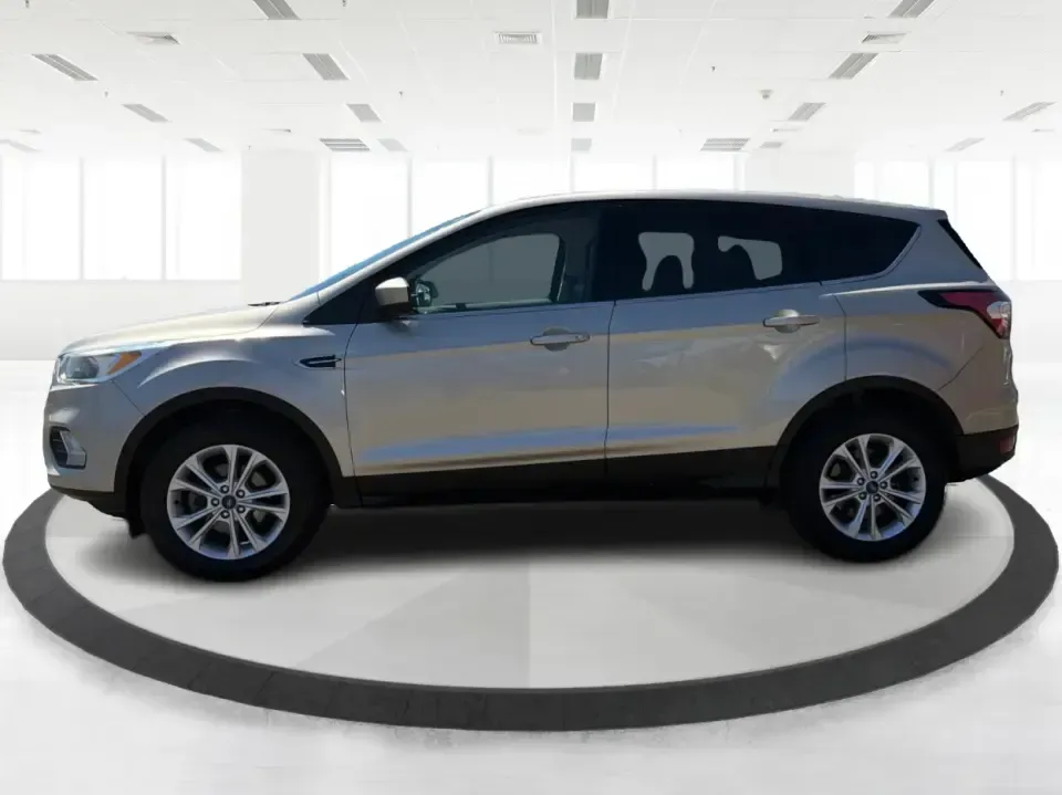2017 Ford Escape SE (1FMCU0GD2HU) with an 1.5L L4 DOHC 16V engine, 6A transmission, located at 880 E. National Road, Vandalia, OH, 45377, (937) 908-9800, 39.891918, -84.183594 - Picture your next week in Vandalia: weekday commutes down E. National Road and I75, school drop-offs, quick grocery runs near the Dayton International Airport area, and a weekend escape to Taylorsville MetroPark or a day out at the Montgomery County Fairgrounds. This 2017 Ford Escape SE is built for - Photo#5