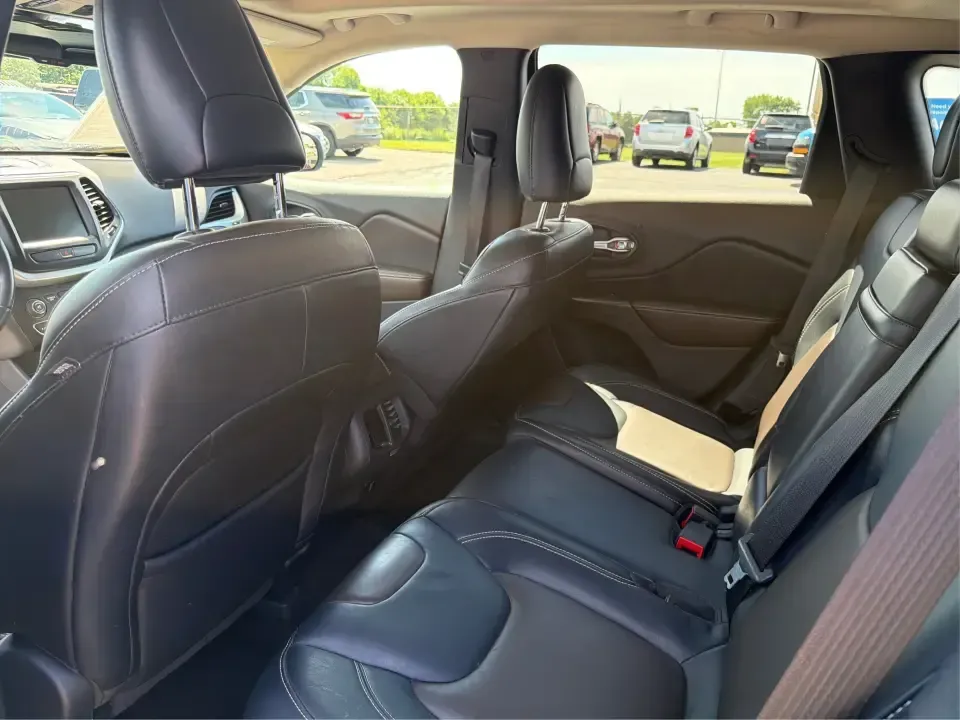 2016 Jeep Cherokee Limited 4WD (1C4PJMDB9GW) with an 2.4L L4 DOHC 16V engine, 9A transmission, located at 1099 N County Rd 25A , Troy, OH, 45373, (937) 908-9800, 40.057079, -84.212883 - Picture your next weekend: loading up the family for a quick trip to Charleston Falls Preserve, cruising out toward Taylorsville MetroPark, or taking the scenic backroads around Troy with confident four-wheel-drive capability and premium comfort. This 2016 Jeep Cherokee Limited 4WD in standout True- Photo#10