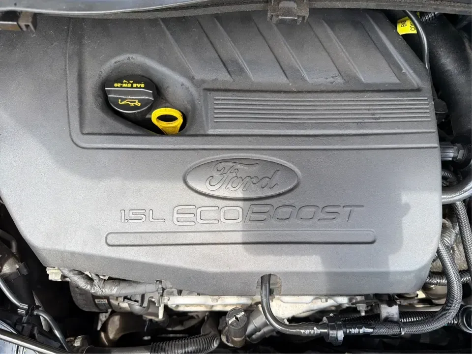 2017 Ford Escape SE (1FMCU0GD1HU) with an 1.5L L4 DOHC 16V engine, 6A transmission, located at 880 E. National Road, Vandalia, OH, 45377, (937) 908-9800, 39.891918, -84.183594 - Need a compact SUV that can handle the weekday commute on I75, school drop-offs around Troy, and spontaneous weekend getaways to Charleston Falls Preserve or a quick stroll through the Troy Strawberry Festival? This 2017 Ford Escape SE in Shadow Black is a practical, easy-to-live-with choice for bus- Photo#11