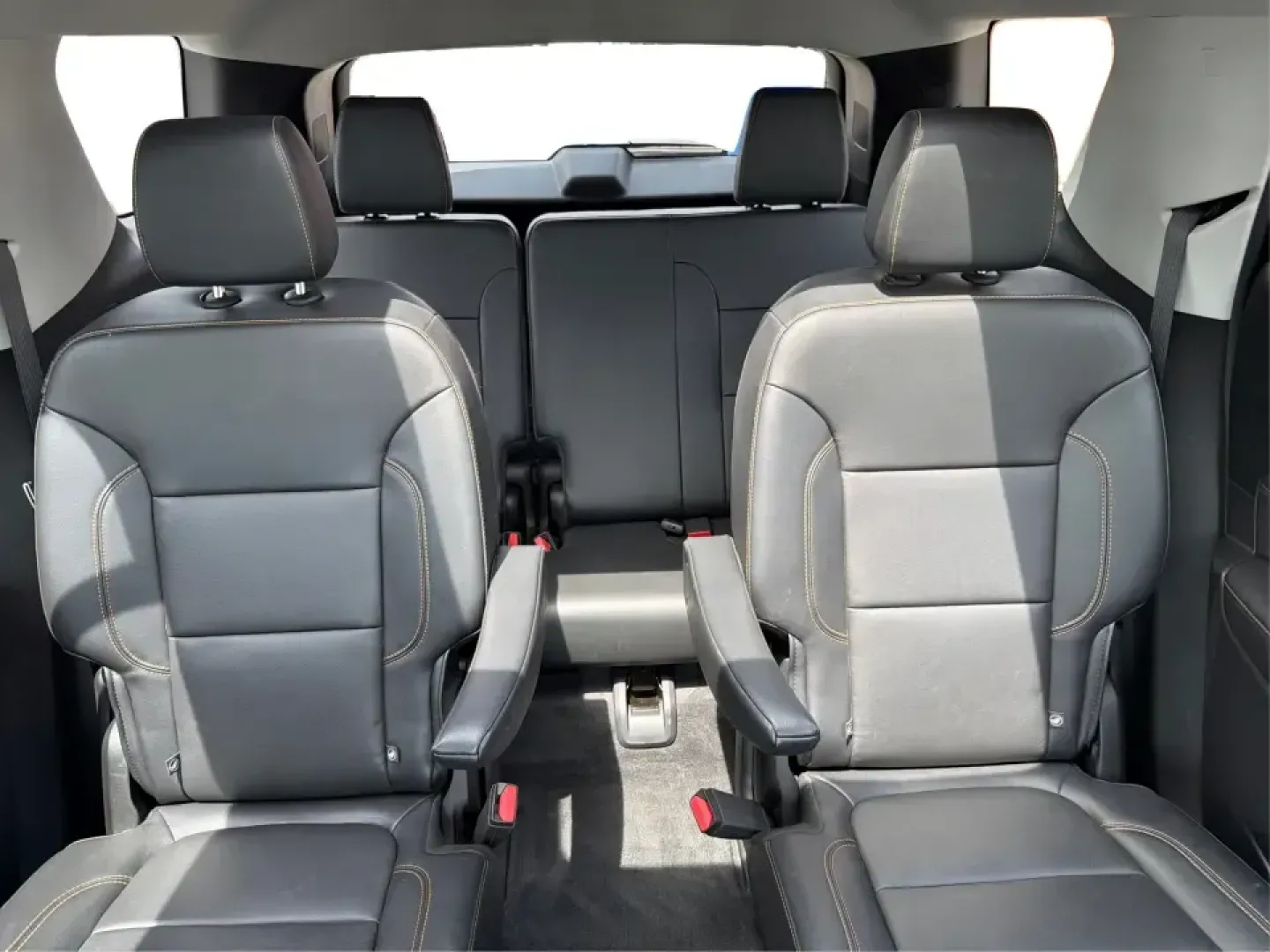 2019 Chevrolet Traverse 3LT (1GNERHKW6KJ) with an 3.6L V-6 gasoline direct injection engine, 9A transmission, located at 1230 East Main St, Xenia, OH, 45385, (937) 908-9800, 39.688026, -83.910172 - Load up the kids, the groceries, and the gear-then head from weekday school drop-offs to weekend road trips without feeling cramped. This 2019 Chevrolet Traverse 3LT is built for real life in Xenia, with three-row flexibility, confident V6 power, and the kind of comfort features that make long drive - Photo#14