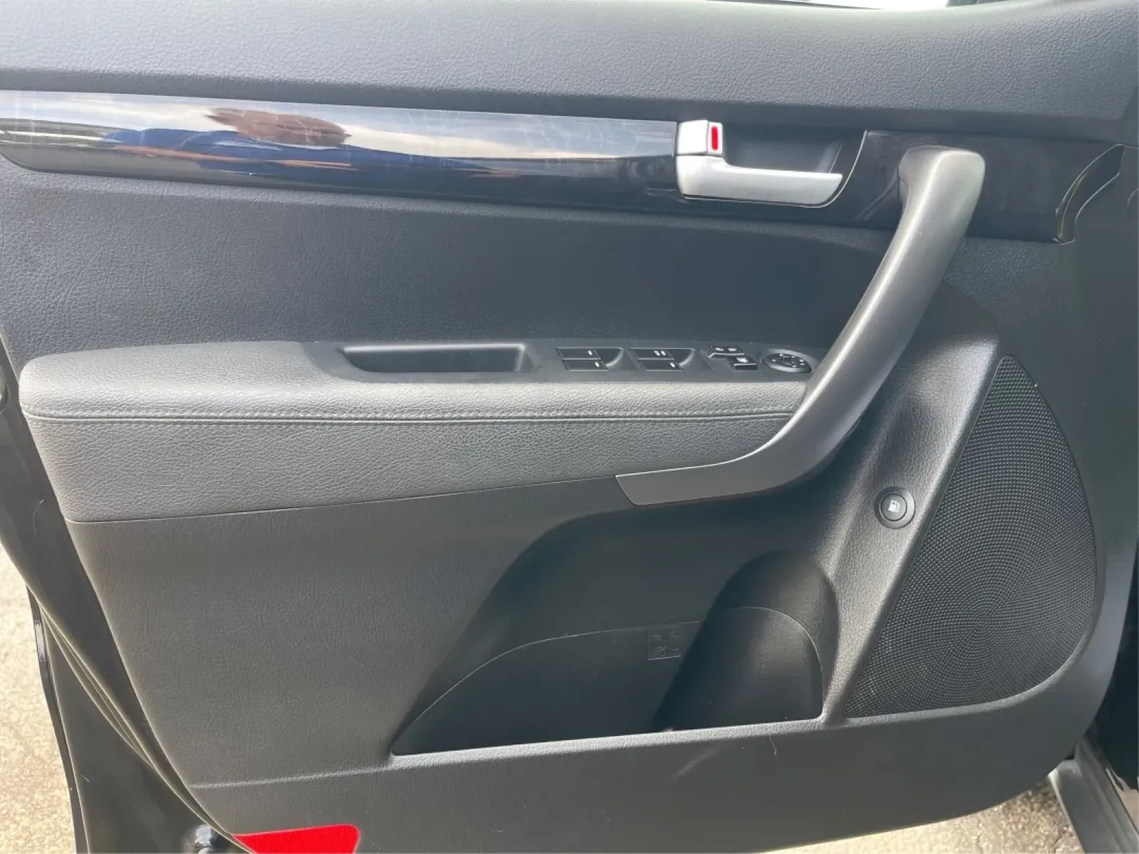 2015 Kia Sorento LX (5XYKT3A60FG) with an 2.4L I-4 gasoline direct injection engine, located at 880 E. National Road, Vandalia, OH, 45377, (937) 908-9800, 39.891918, -84.183594 - ### Discover Adventure with the 2015 Kia Sorento LX - Your Perfect Family SUV!<br /> <br /> Are you seeking the ideal vehicle for weekend getaways or daily commutes? Look no further! The 2015 Kia Sorento LX is the perfect SUV for growing families and adventure-seekers alike. With its spacious interi - Photo#19