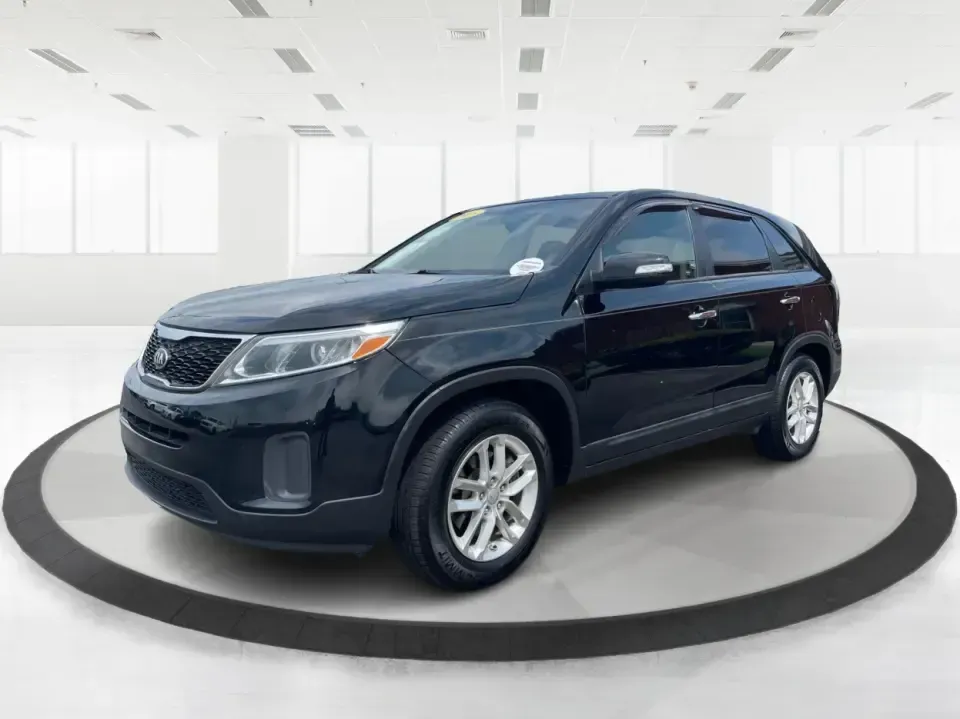 2015 Kia Sorento LX (5XYKT3A60FG) with an 2.4L I-4 gasoline direct injection engine, 6-Speed Automatic transmission, located at 1230 East Main St, Xenia, OH, 45385, (937) 908-9800, 39.688026, -83.910172 - ### Discover Adventure with the 2015 Kia Sorento LX - Your Perfect Family SUV!<br /> <br /> Are you seeking the ideal vehicle for weekend getaways or daily commutes? Look no further! The 2015 Kia Sorento LX is the perfect SUV for growing families and adventure-seekers alike. With its spacious interi - Photo#8