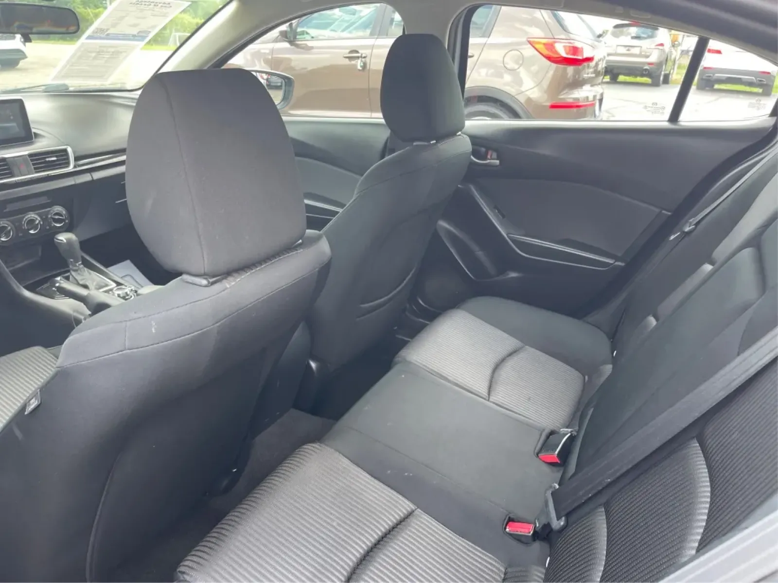 2016 Mazda Mazda3 i Sport (JM1BM1U73G1) with an SKYACTIV-G 2L I-4 gasoline direct injection engine, located at 1184 Kauffman Ave, Fairborn, OH, 45324, (937) 908-9800, 39.807072, -84.030914 - Experience a new level of driving with the 2016 Mazda3 i Sport, available now at Advantage Car and Credit in Fairborn, OH. This stylish sedan is more than just a mode of transportation; it's your perfect companion for everything from daily commutes to weekend road trips. With an impressive fuel-effi - Photo#9