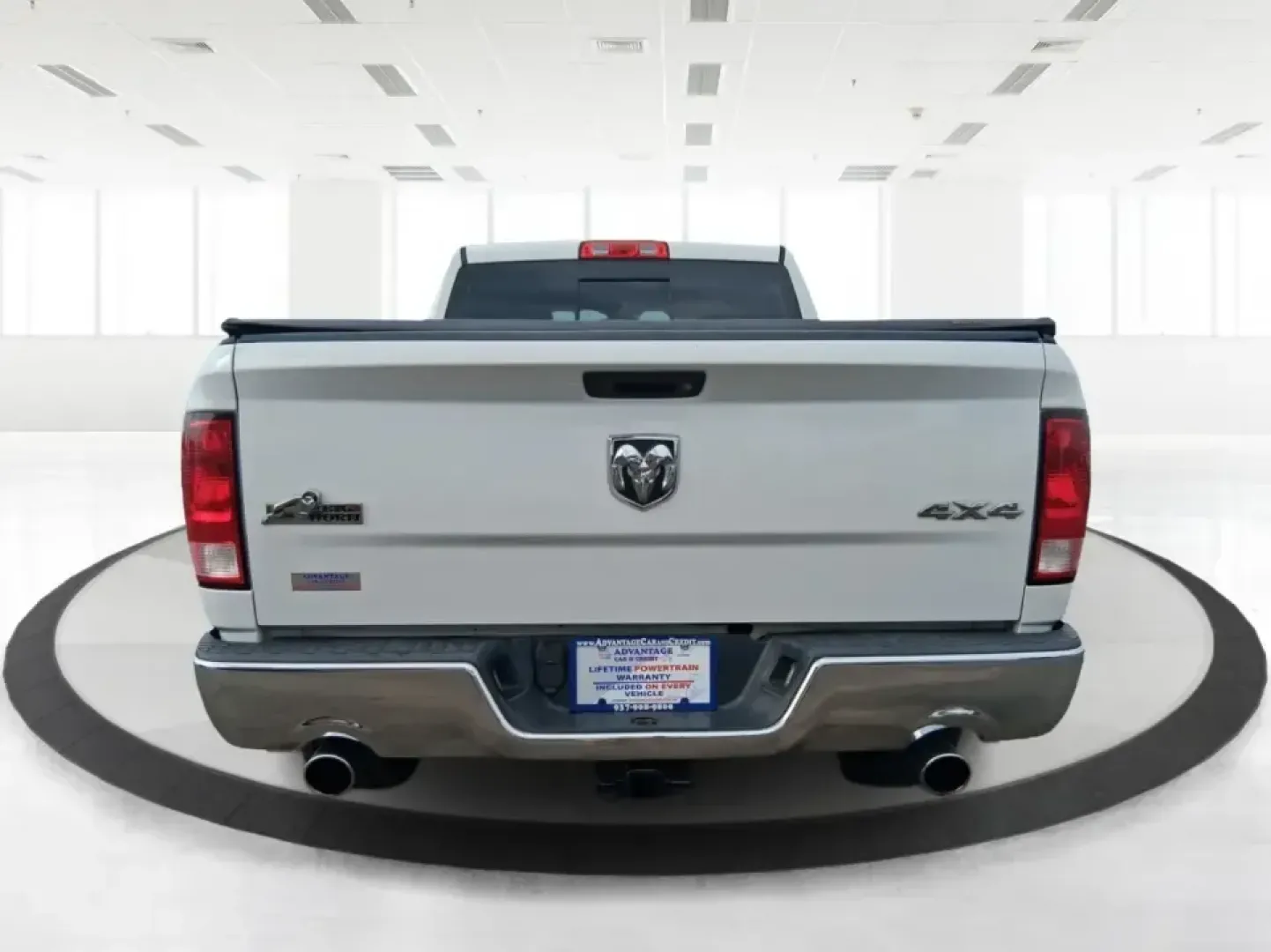 2016 Ram 1500 Big Horn (1C6RR7GTXGS) with an 5.7L V8 OHV 16V engine, 6A transmission, located at 4508 South Dixie Dr, Moraine, OH, 45439, (937) 908-9800, 39.689976, -84.218452 - Need a truck that can handle weekday work, weekend towing, and family errands without feeling like a stripped-down fleet vehicle? This 2016 Ram 1500 Big Horn Quad Cab in Bright White Clearcoat is built for real life in Moraine-whether you're hauling gear down South Dixie Drive, heading toward I-75 f- Photo#3