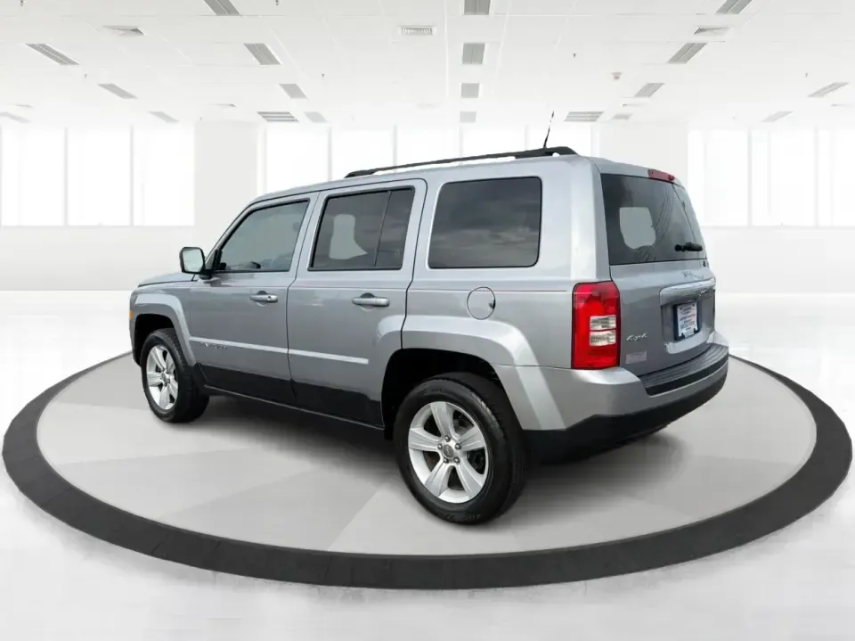 2017 Jeep Patriot Latitude 4x4 (1C4NJRFB2HD) with an 2.4L I-4 DOHC engine, located at 880 E. National Road, Vandalia, OH, 45377, (937) 908-9800, 39.891918, -84.183594 - Weekend trailheads, snowy school drop-offs, and everyday commutes around the Miami Valley all ask for the same thing: a compact SUV that's easy to live with and ready when the weather turns. This 2017 Jeep Patriot Latitude 4x4 in Billet Silver Metallic Clearcoat fits that lifestyle with Jeep capabil- Photo#4