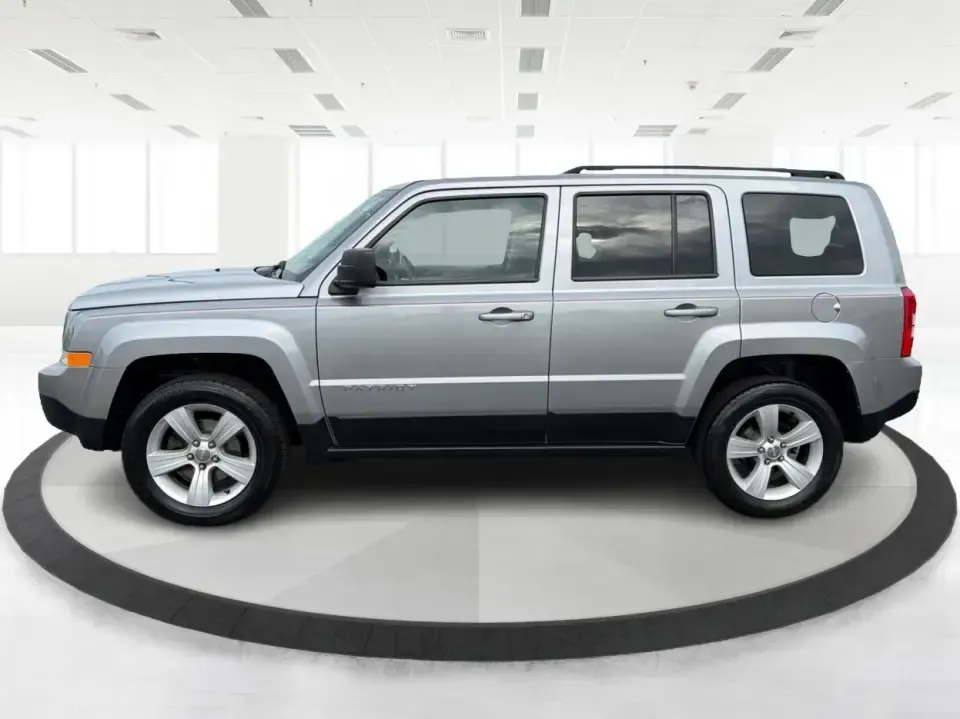 2017 Jeep Patriot Latitude 4x4 (1C4NJRFB2HD) with an 2.4L I-4 DOHC engine, located at 880 E. National Road, Vandalia, OH, 45377, (937) 908-9800, 39.891918, -84.183594 - Weekend trailheads, snowy school drop-offs, and everyday commutes around the Miami Valley all ask for the same thing: a compact SUV that's easy to live with and ready when the weather turns. This 2017 Jeep Patriot Latitude 4x4 in Billet Silver Metallic Clearcoat fits that lifestyle with Jeep capabil- Photo#5