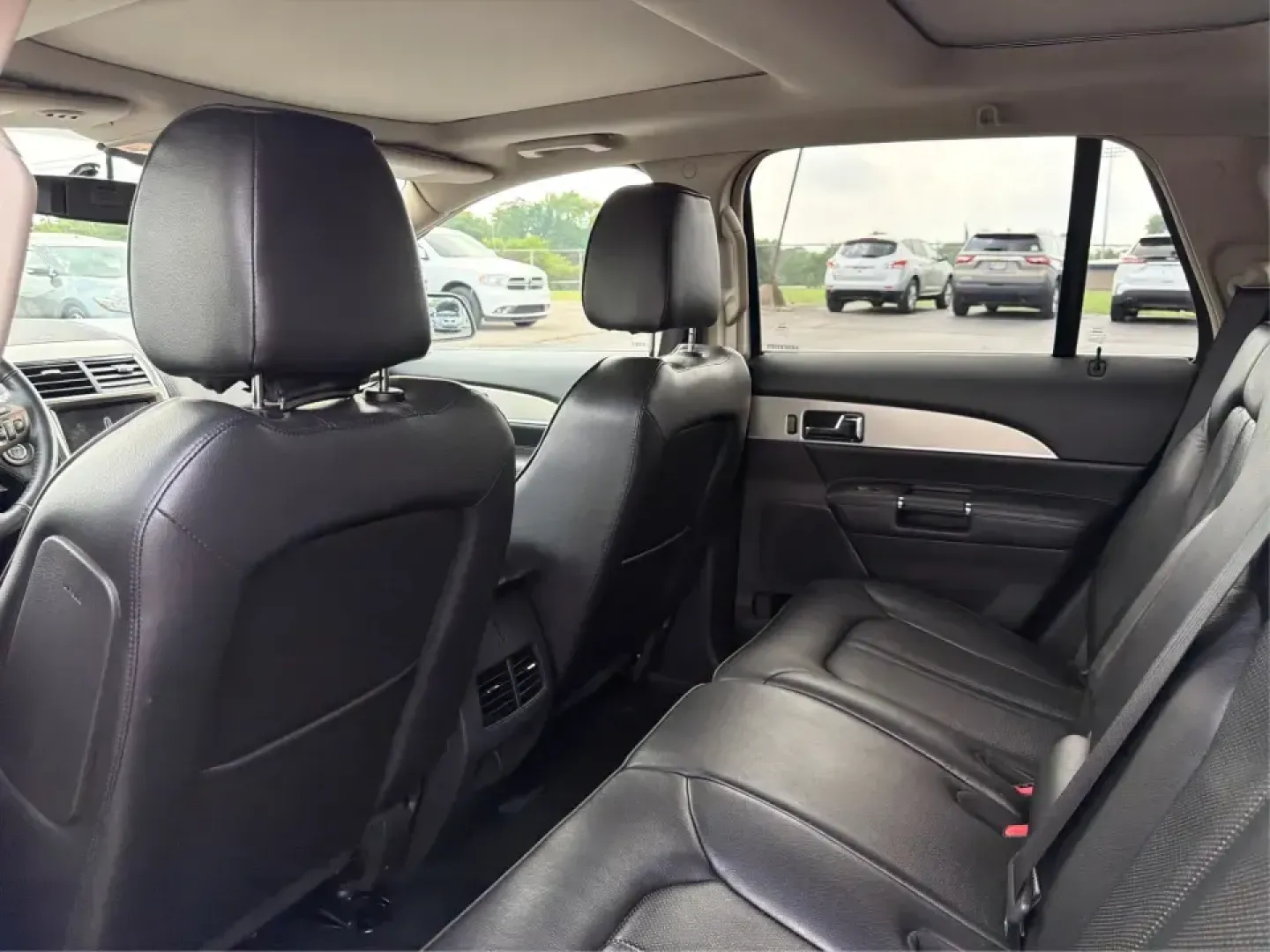 2012 Lincoln MKX Base (2LMDJ8JK1CB) with an 3.7L V6 DOHC 24V engine, 6-Speed Automatic transmission, located at 401 Woodman Dr, Riverside, OH, 45431, (937) 908-9800, 39.760899, -84.123421 - Need a comfortable, confident SUV for daily commuting to Wright-Patterson AFB, school drop-offs in Beavercreek, and weekend runs to The Greene or Carillon Historical Park? This 2012 Lincoln MKX Base in classic Silver delivers the kind of quiet ride, upscale comfort, and V6 power that makes errands f- Photo#10