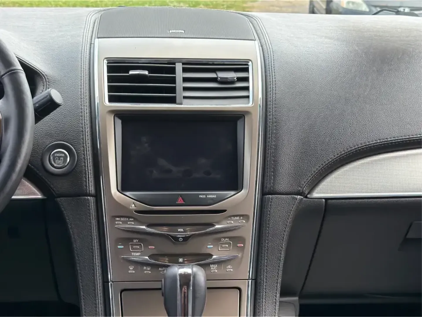 2012 Lincoln MKX Base (2LMDJ8JK1CB) with an 3.7L V6 DOHC 24V engine, 6-Speed Automatic transmission, located at 401 Woodman Dr, Riverside, OH, 45431, (937) 908-9800, 39.760899, -84.123421 - Need a comfortable, confident SUV for daily commuting to Wright-Patterson AFB, school drop-offs in Beavercreek, and weekend runs to The Greene or Carillon Historical Park? This 2012 Lincoln MKX Base in classic Silver delivers the kind of quiet ride, upscale comfort, and V6 power that makes errands f- Photo#12