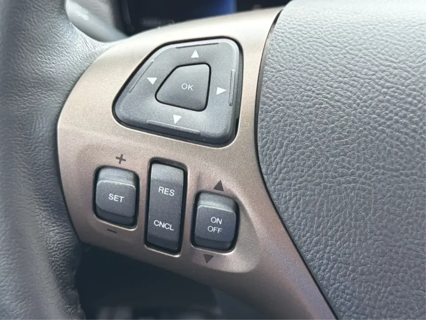 2012 Lincoln MKX Base (2LMDJ8JK1CB) with an 3.7L V6 DOHC 24V engine, 6-Speed Automatic transmission, located at 401 Woodman Dr, Riverside, OH, 45431, (937) 908-9800, 39.760899, -84.123421 - Need a comfortable, confident SUV for daily commuting to Wright-Patterson AFB, school drop-offs in Beavercreek, and weekend runs to The Greene or Carillon Historical Park? This 2012 Lincoln MKX Base in classic Silver delivers the kind of quiet ride, upscale comfort, and V6 power that makes errands f- Photo#15