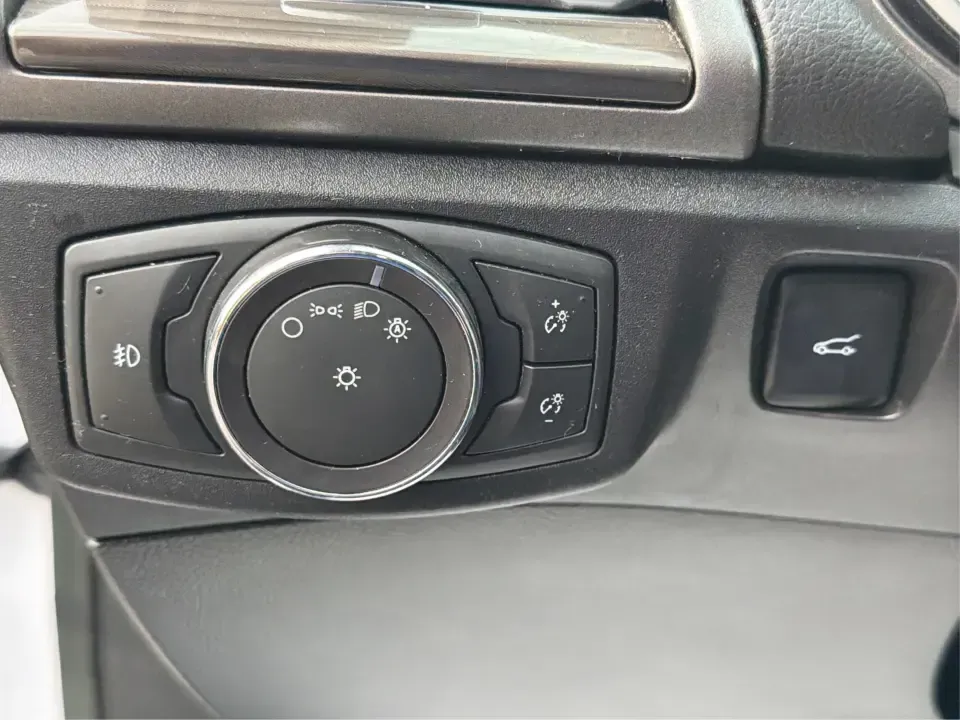 2017 Ford Fusion SE (3FA6P0T99HR) with an EcoBoost 2L I-4 gasoline direct injection engine, 6A transmission, located at 1230 East Main St, Xenia, OH, 45385, (937) 908-9800, 39.688026, -83.910172 - Built for real life in the Miami Valley-school drop-offs, long commutes, and weekend getaways-this 2017 Ford Fusion SE is the kind of sedan that fits smoothly into a busy schedule while still feeling comfortable and confident on the road. Finished in crisp Oxford White, it's a smart pick for commute- Photo#17