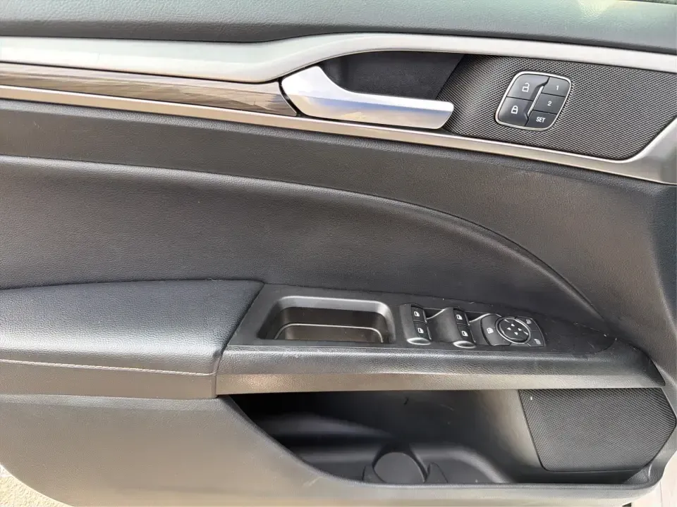 2017 Ford Fusion SE (3FA6P0T99HR) with an EcoBoost 2L I-4 gasoline direct injection engine, 6A transmission, located at 1230 East Main St, Xenia, OH, 45385, (937) 908-9800, 39.688026, -83.910172 - Built for real life in the Miami Valley-school drop-offs, long commutes, and weekend getaways-this 2017 Ford Fusion SE is the kind of sedan that fits smoothly into a busy schedule while still feeling comfortable and confident on the road. Finished in crisp Oxford White, it's a smart pick for commute- Photo#19