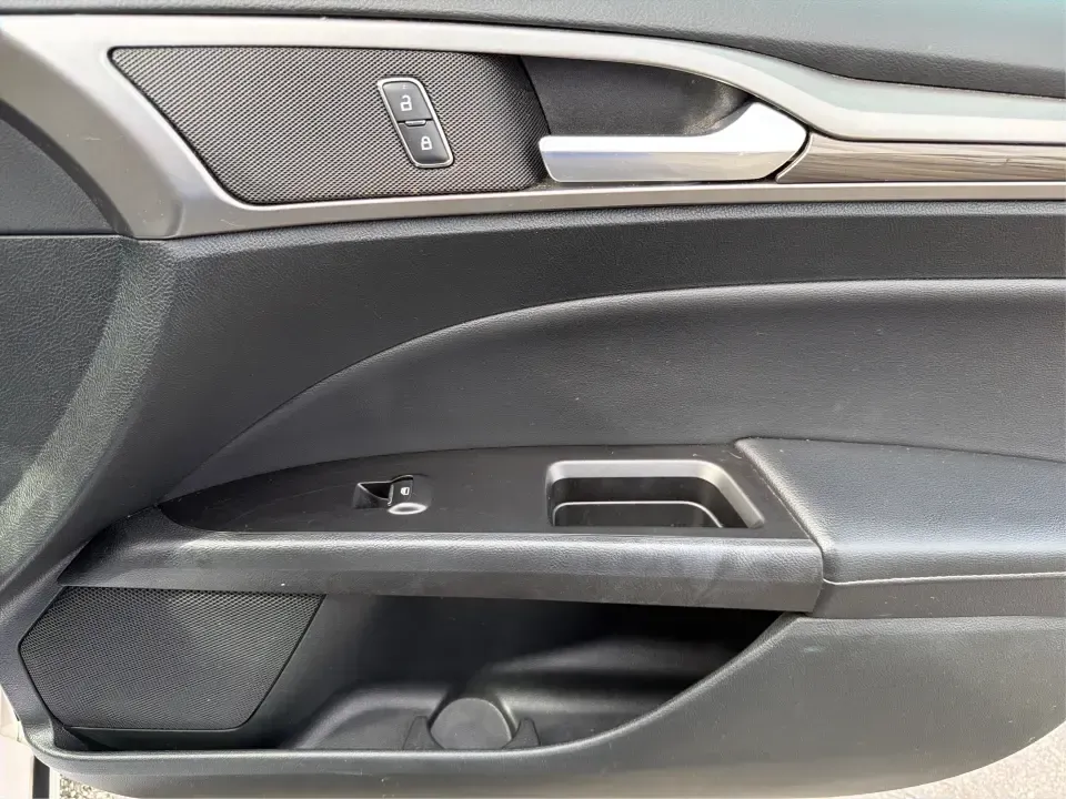 2017 Ford Fusion SE (3FA6P0T99HR) with an EcoBoost 2L I-4 gasoline direct injection engine, 6A transmission, located at 1230 East Main St, Xenia, OH, 45385, (937) 908-9800, 39.688026, -83.910172 - Built for real life in the Miami Valley-school drop-offs, long commutes, and weekend getaways-this 2017 Ford Fusion SE is the kind of sedan that fits smoothly into a busy schedule while still feeling comfortable and confident on the road. Finished in crisp Oxford White, it's a smart pick for commute- Photo#20