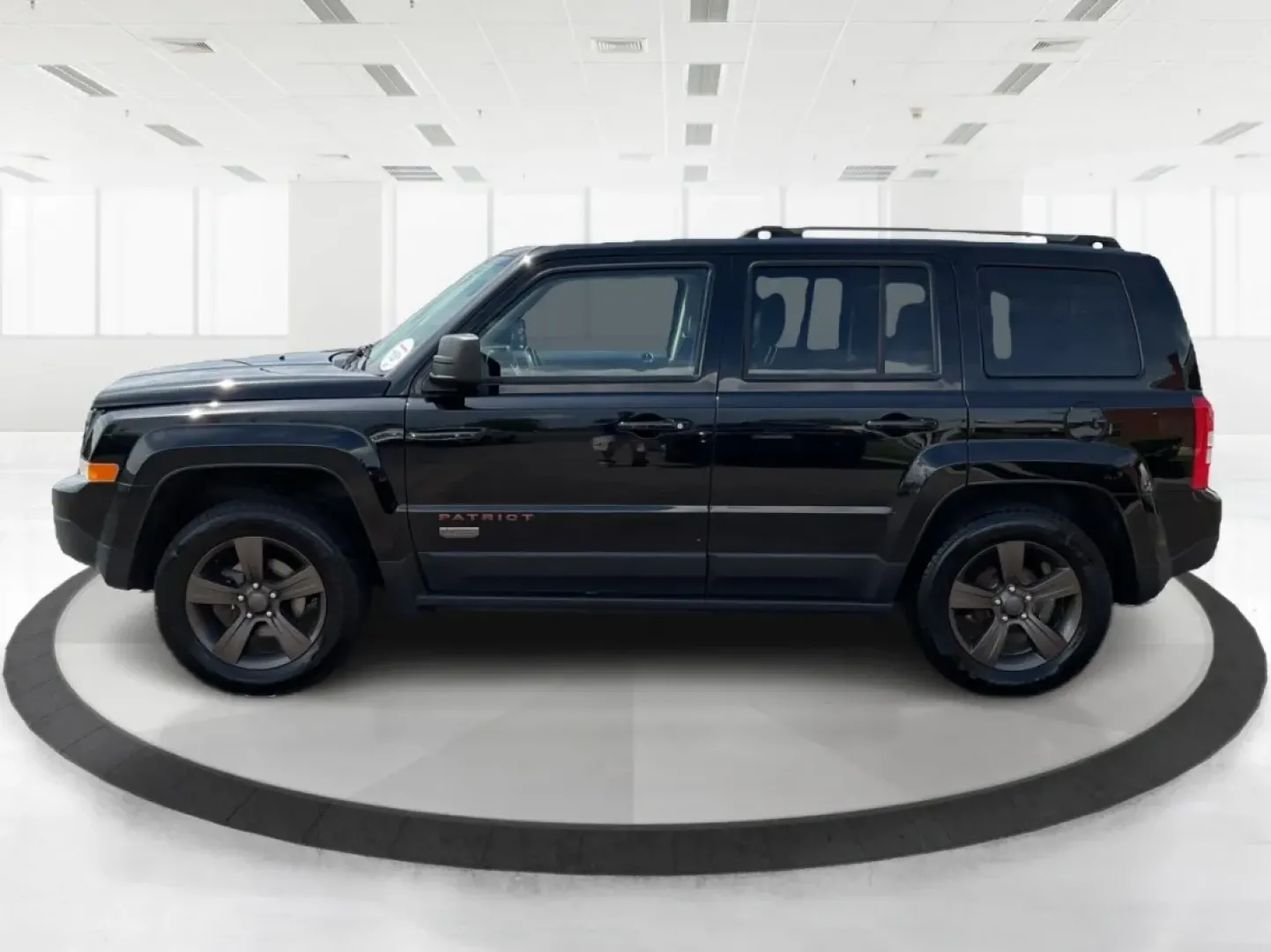 2016 Jeep Patriot 75th Anniversary (1C4NJPBBXGD) with an 2.4L I-4 DOHC engine, located at 401 Woodman Dr, Riverside, OH, 45431, (937) 908-9800, 39.760899, -84.123421 - **Discover Your Next Adventure with the 2016 Jeep Patriot 75th Anniversary Edition!**<br /> <br /> Are you ready to embark on your next road trip or weekend adventure? The 2016 Jeep Patriot 75th Anniversary Edition is the perfect vehicle for those who crave exploration while enjoying the comforts of - Photo#5