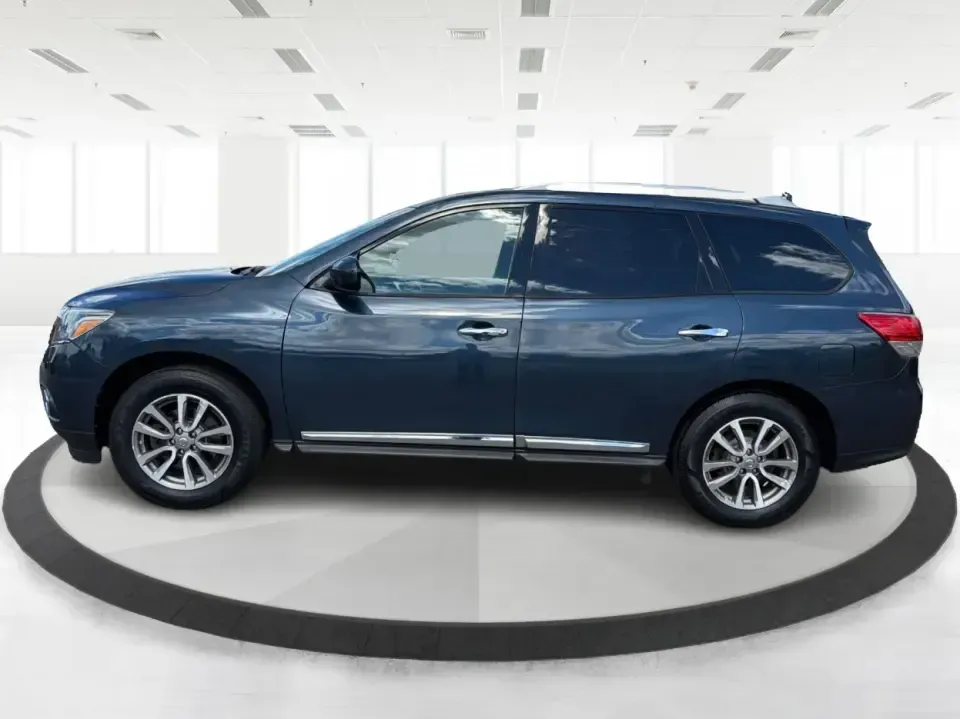 2015 Nissan Pathfinder SL (5N1AR2MM2FC) with an 3.5L V-6 DOHC engine, Continuously Variable Transmission transmission, located at 880 E. National Road, Vandalia, OH, 45377, (937) 908-9800, 39.891918, -84.183594 - Pack up the kids, load the cooler, and point the GPS toward your next weekend escape-this 2015 Nissan Pathfinder SL is the kind of 3-row SUV that fits real life in Vandalia, from school drop-offs and Costco runs to road trips up I75 and afternoons at the National Museum of the U.S. Air Force. With c- Photo#5