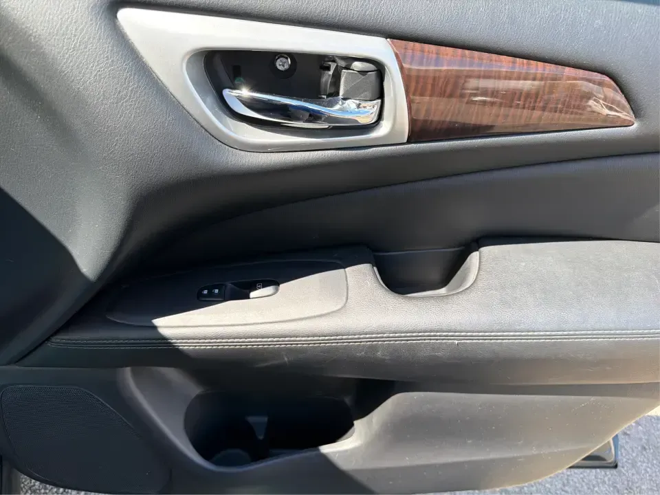 2015 Nissan Pathfinder SL (5N1AR2MM2FC) with an 3.5L V-6 DOHC engine, Continuously Variable Transmission transmission, located at 880 E. National Road, Vandalia, OH, 45377, (937) 908-9800, 39.891918, -84.183594 - Pack up the kids, load the cooler, and point the GPS toward your next weekend escape-this 2015 Nissan Pathfinder SL is the kind of 3-row SUV that fits real life in Vandalia, from school drop-offs and Costco runs to road trips up I75 and afternoons at the National Museum of the U.S. Air Force. With c- Photo#19