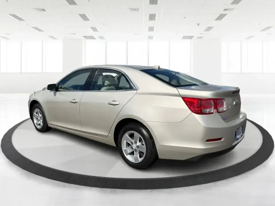 2013 Chevrolet Malibu 1LT (1G11C5SA8DF) with an ECOTEC 2.5L I-4 gasoline direct injection engine, 6-Speed Automatic transmission, located at 4508 South Dixie Dr, Moraine, OH, 45439, (937) 908-9800, 39.689976, -84.218452 - Need a dependable commuter that still feels comfortable for date night in the Oregon District or a quick weekend escape out toward Caesar Creek? This 2013 Chevrolet Malibu 1LT sedan is built for real-life driving in Moraine and the greater Dayton area-easy to park, smooth on I75, and efficient enoug- Photo#4