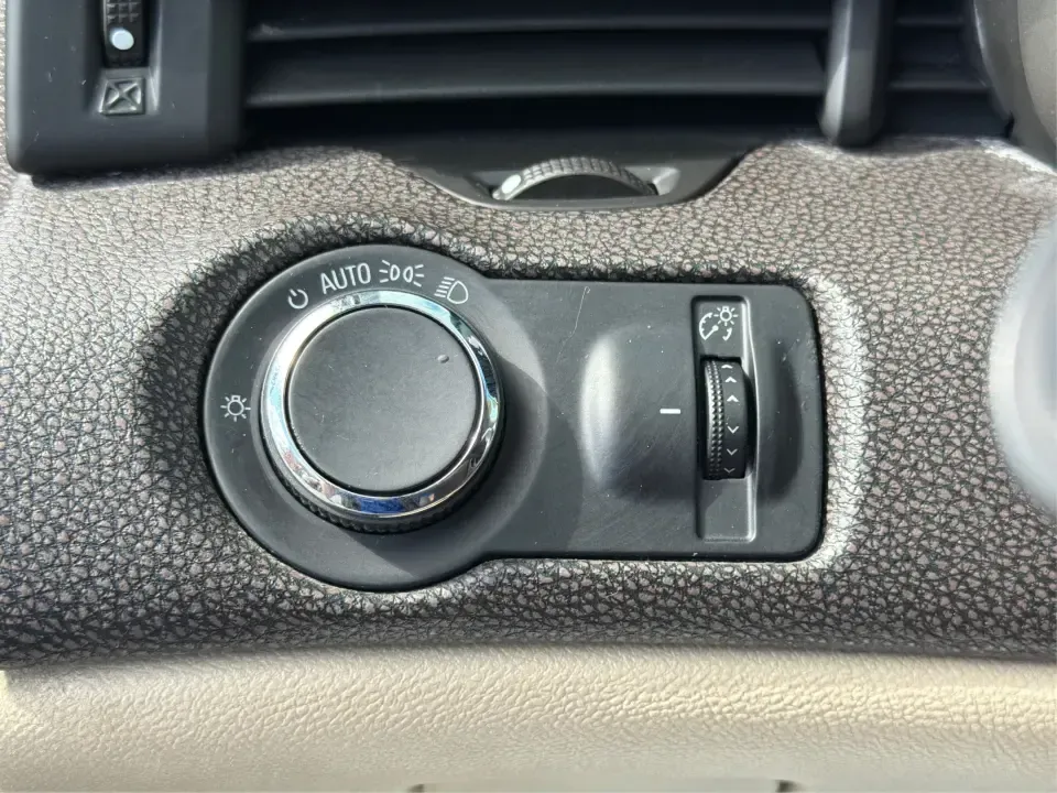 2013 Chevrolet Malibu 1LT (1G11C5SA8DF) with an ECOTEC 2.5L I-4 gasoline direct injection engine, 6-Speed Automatic transmission, located at 4508 South Dixie Dr, Moraine, OH, 45439, (937) 908-9800, 39.689976, -84.218452 - Need a dependable commuter that still feels comfortable for date night in the Oregon District or a quick weekend escape out toward Caesar Creek? This 2013 Chevrolet Malibu 1LT sedan is built for real-life driving in Moraine and the greater Dayton area-easy to park, smooth on I75, and efficient enoug- Photo#17