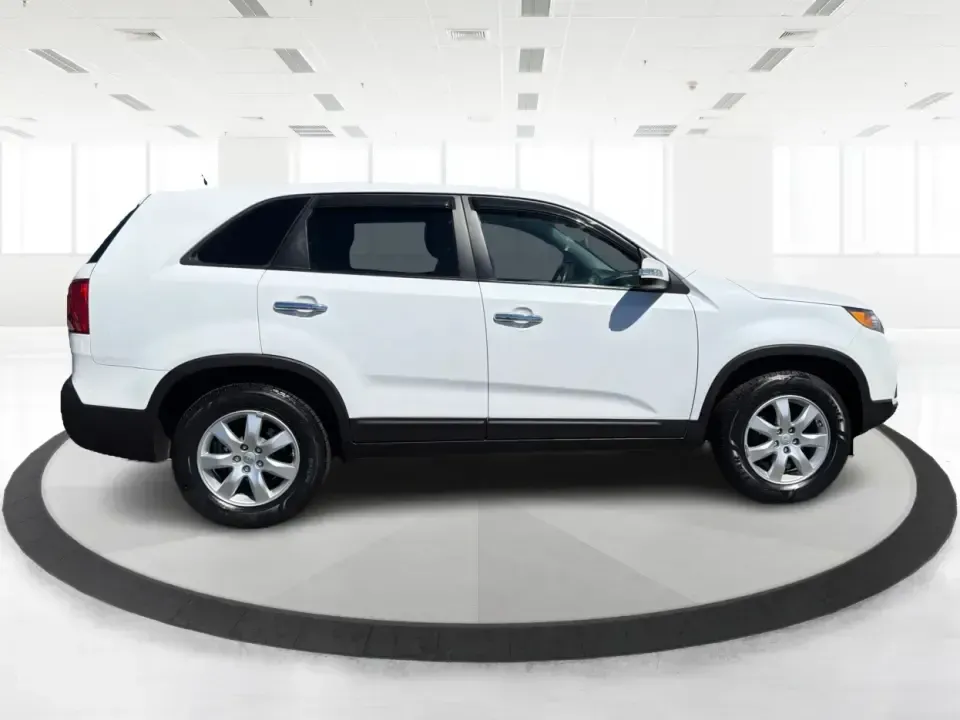 2013 Kia Sorento LX (5XYKT3A17DG) with an 2.4L I-4 DOHC engine, 6-Speed Automatic transmission, located at 401 Woodman Dr, Riverside, OH, 45431, (937) 908-9800, 39.760899, -84.123421 - Pack up the kids, load the groceries, or point the GPS toward a weekend getaway-this 2013 Kia Sorento LX is the kind of practical SUV that fits real life in Riverside, Ohio. With confident road manners for daily commuting and flexible space for road trips, it's a smart choice for growing families, b- Photo#1